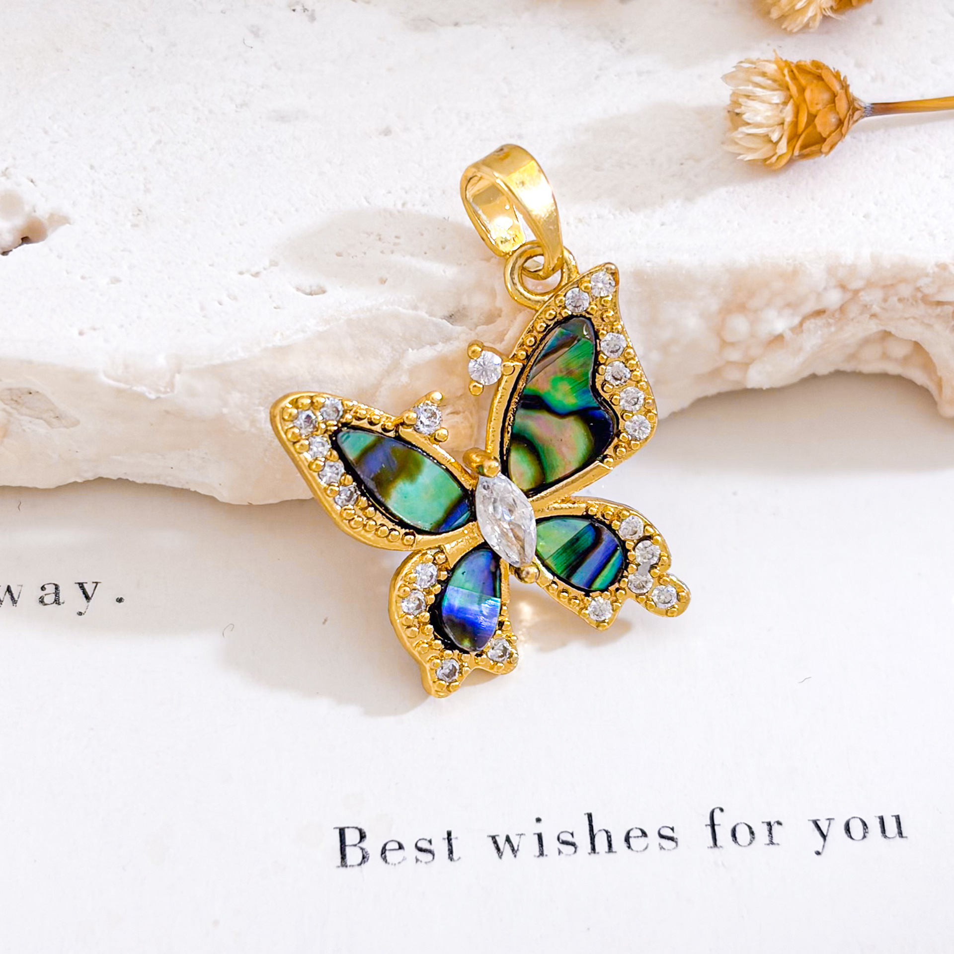 11:Xl3817 love butterfly pendant gold