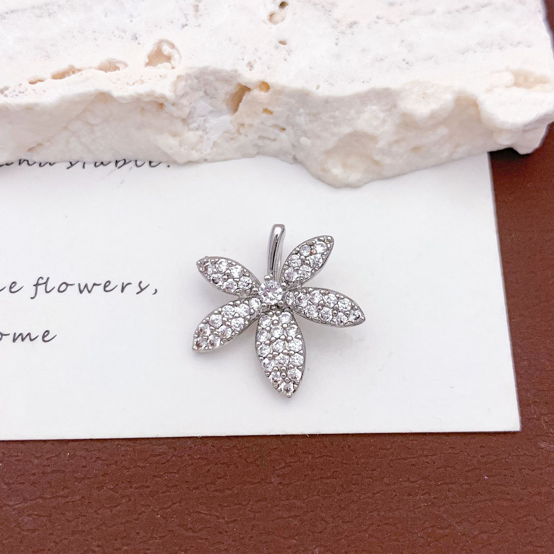 10:Xl3182 maple leaf pendant silver