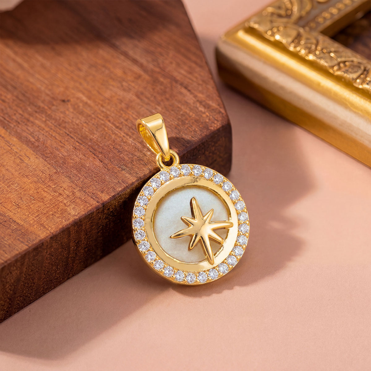 Xl33 star white cat eye pendant gold