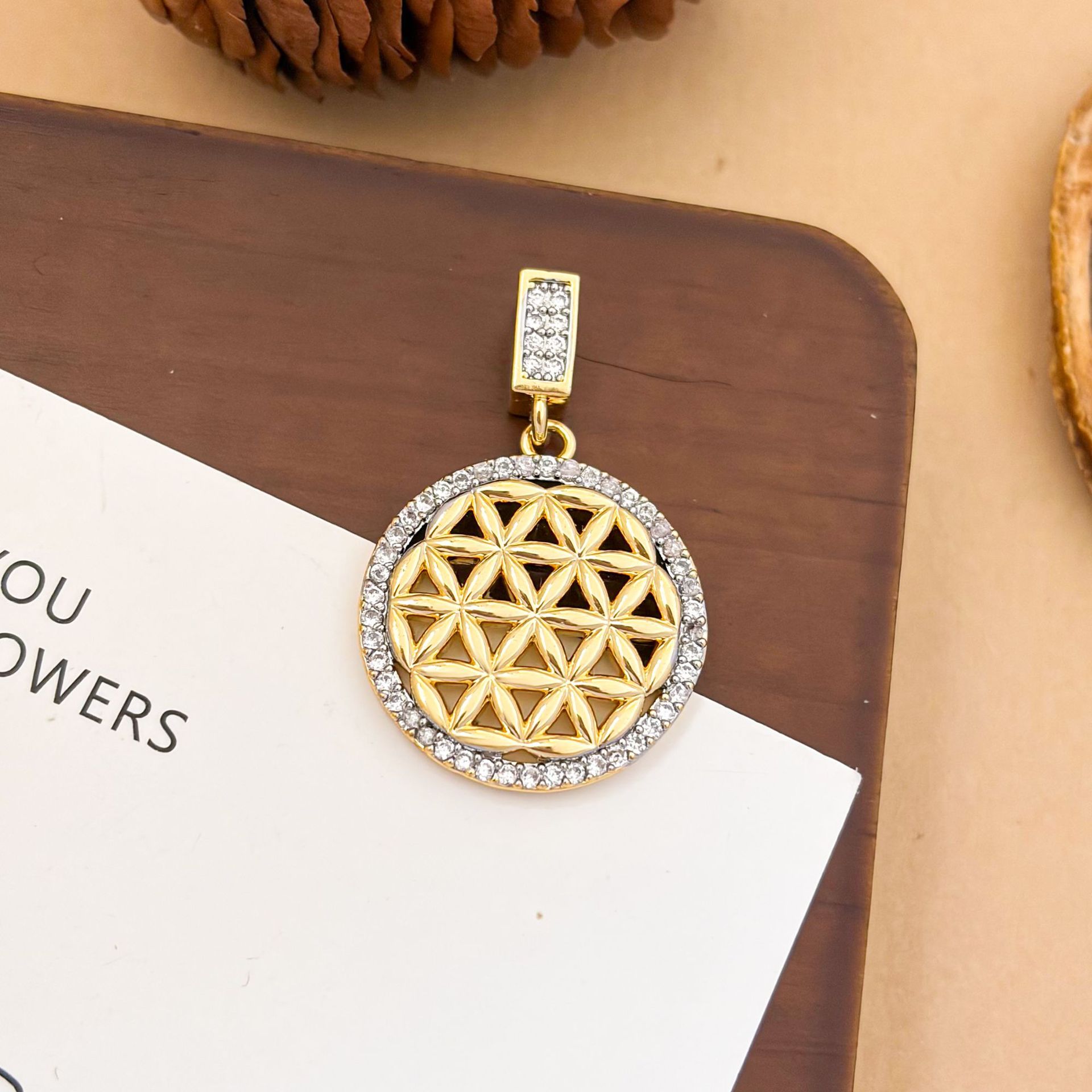 Xl3281 hollow round two-color pendant