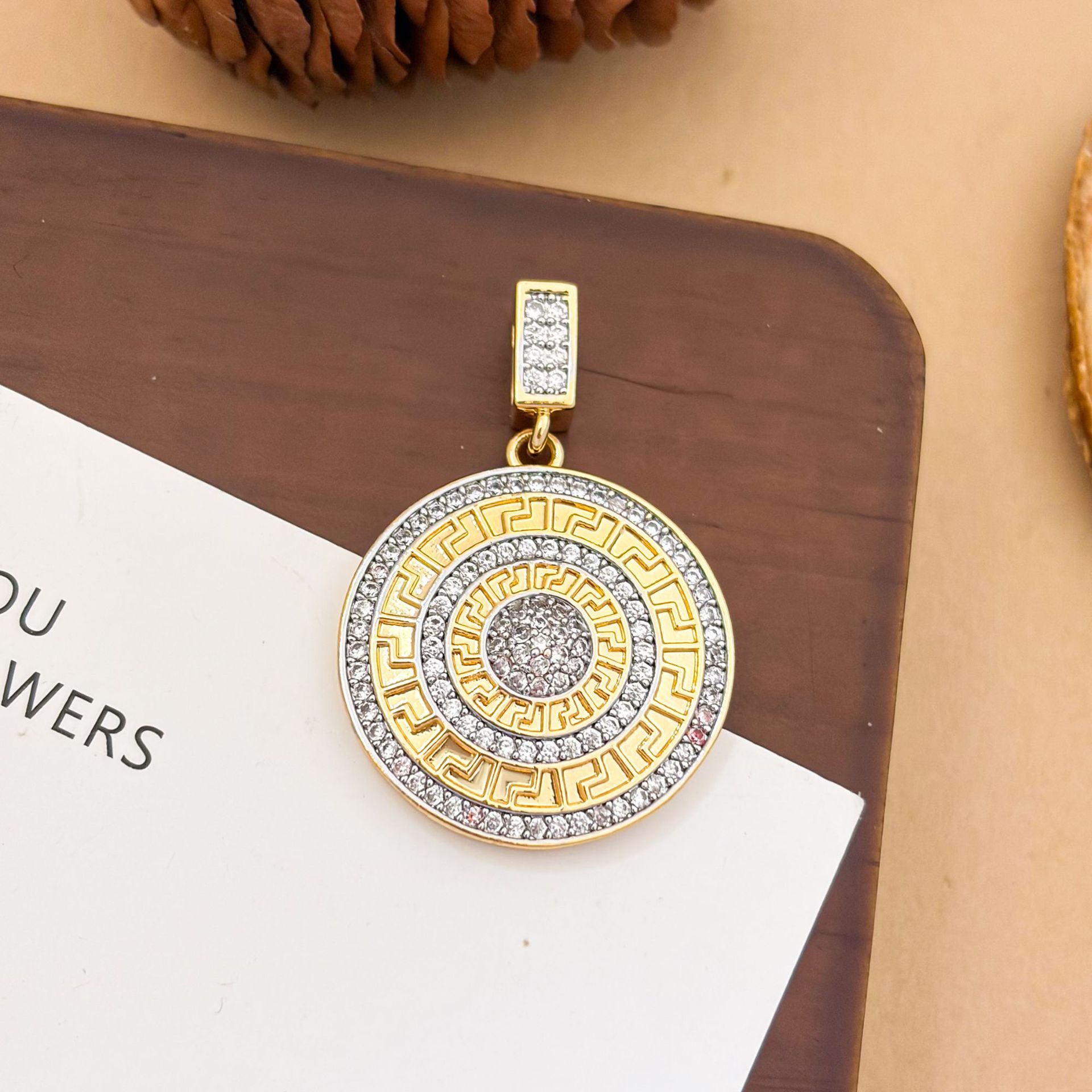 Xl3339 round two-color pendant