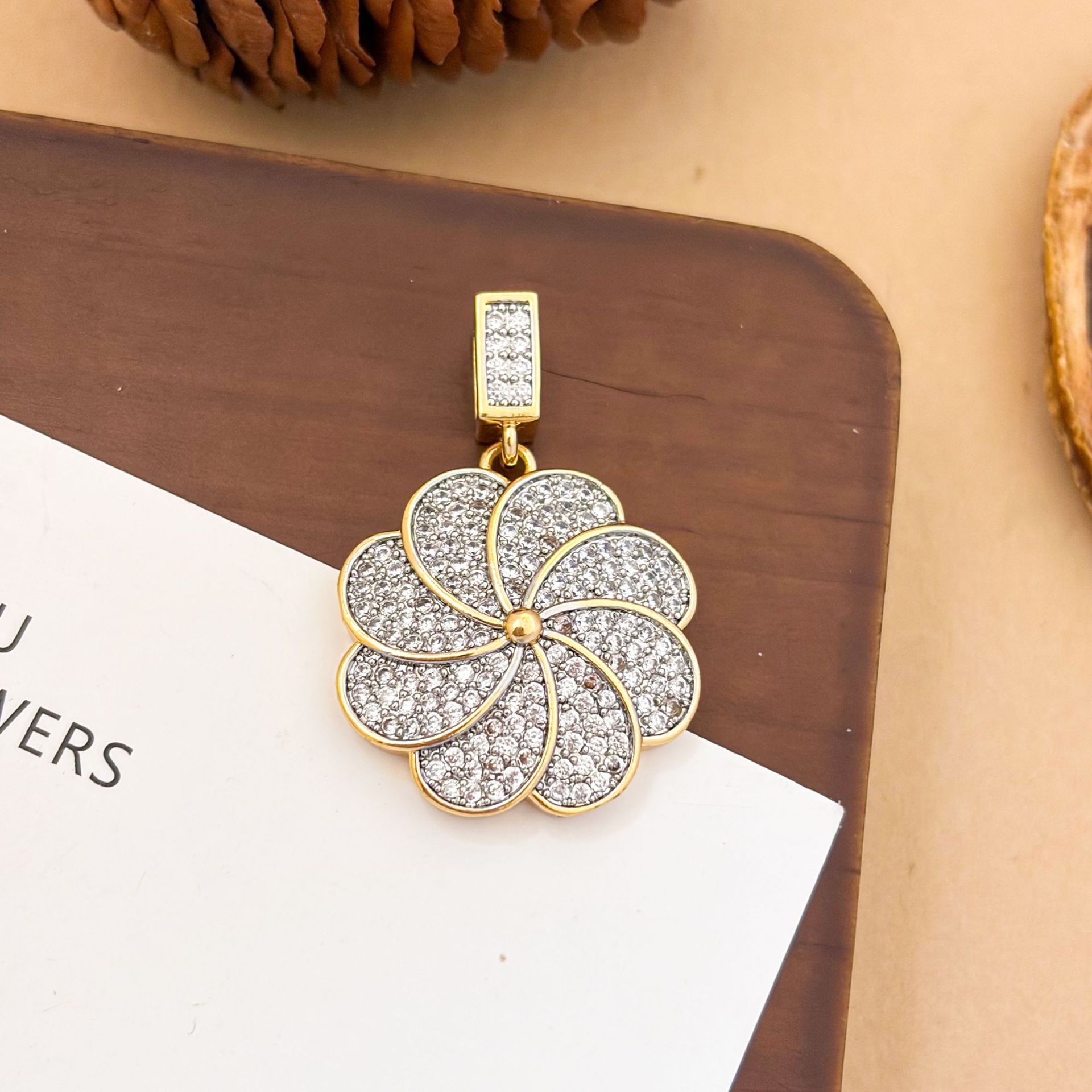Xl3340 multi-petal flower two-color pendant