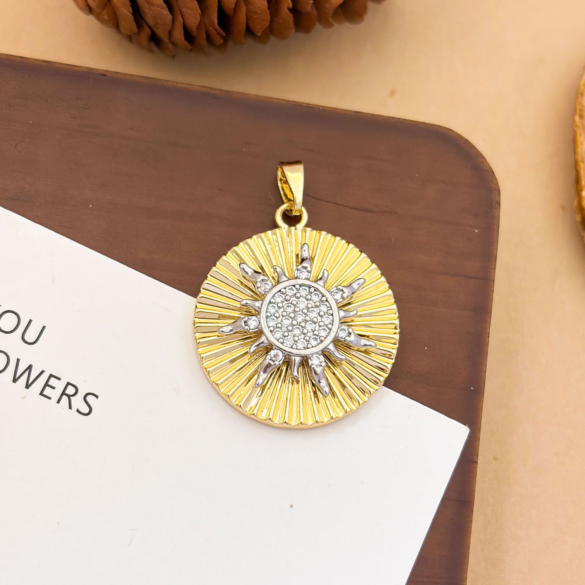 Xl3666 round sun two-color pendant