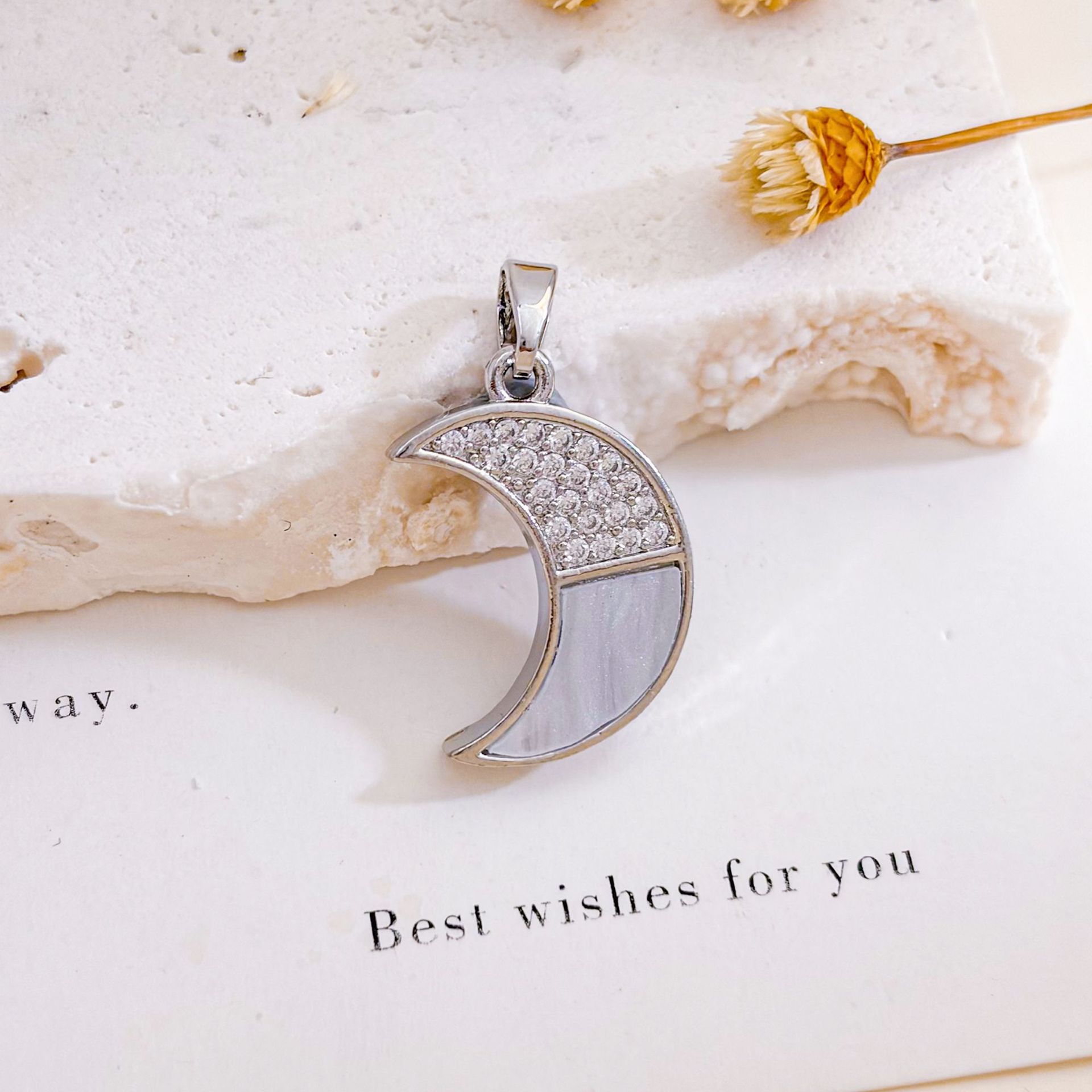 Xl1044 moon pendant silver