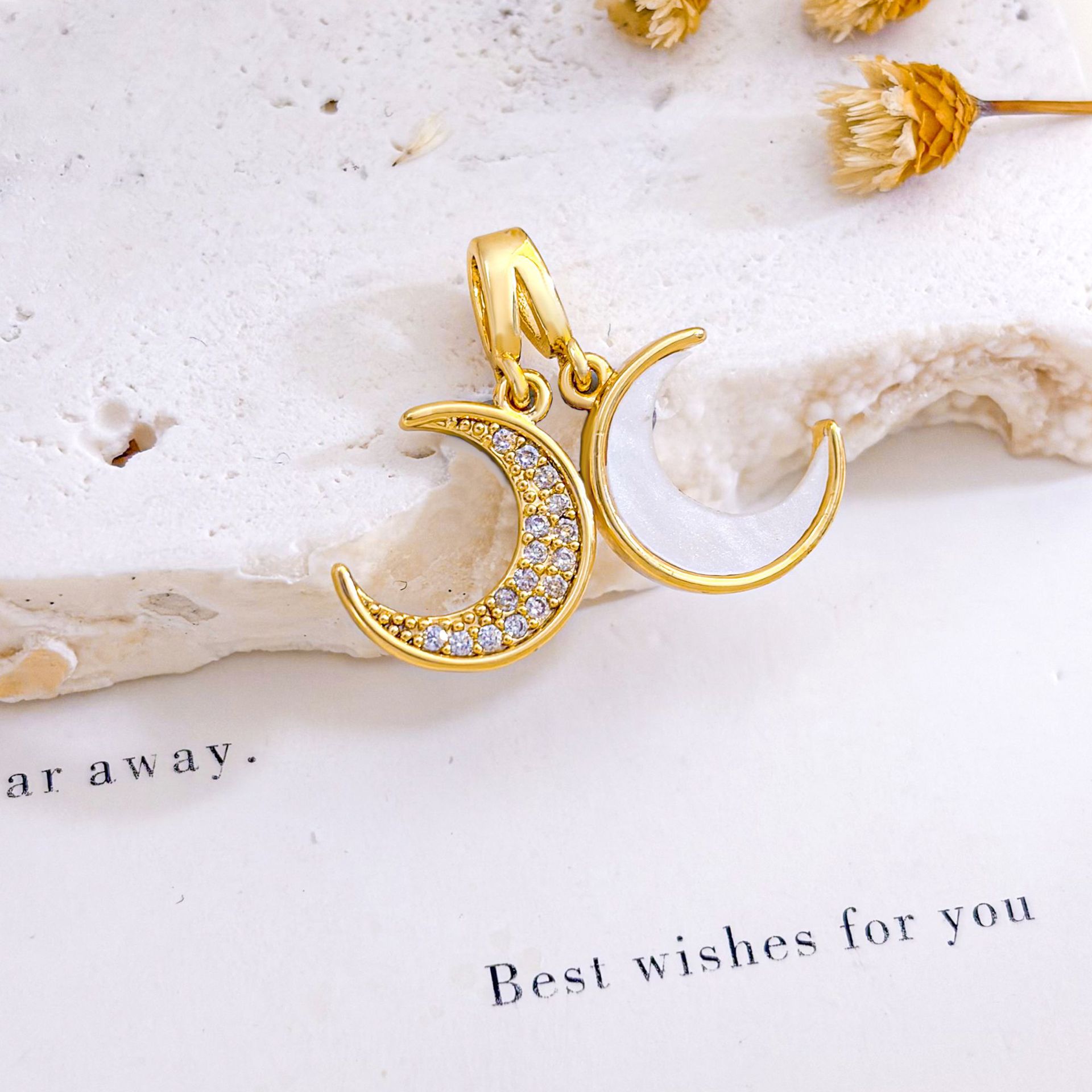 Xl3348 double moon pendant gold
