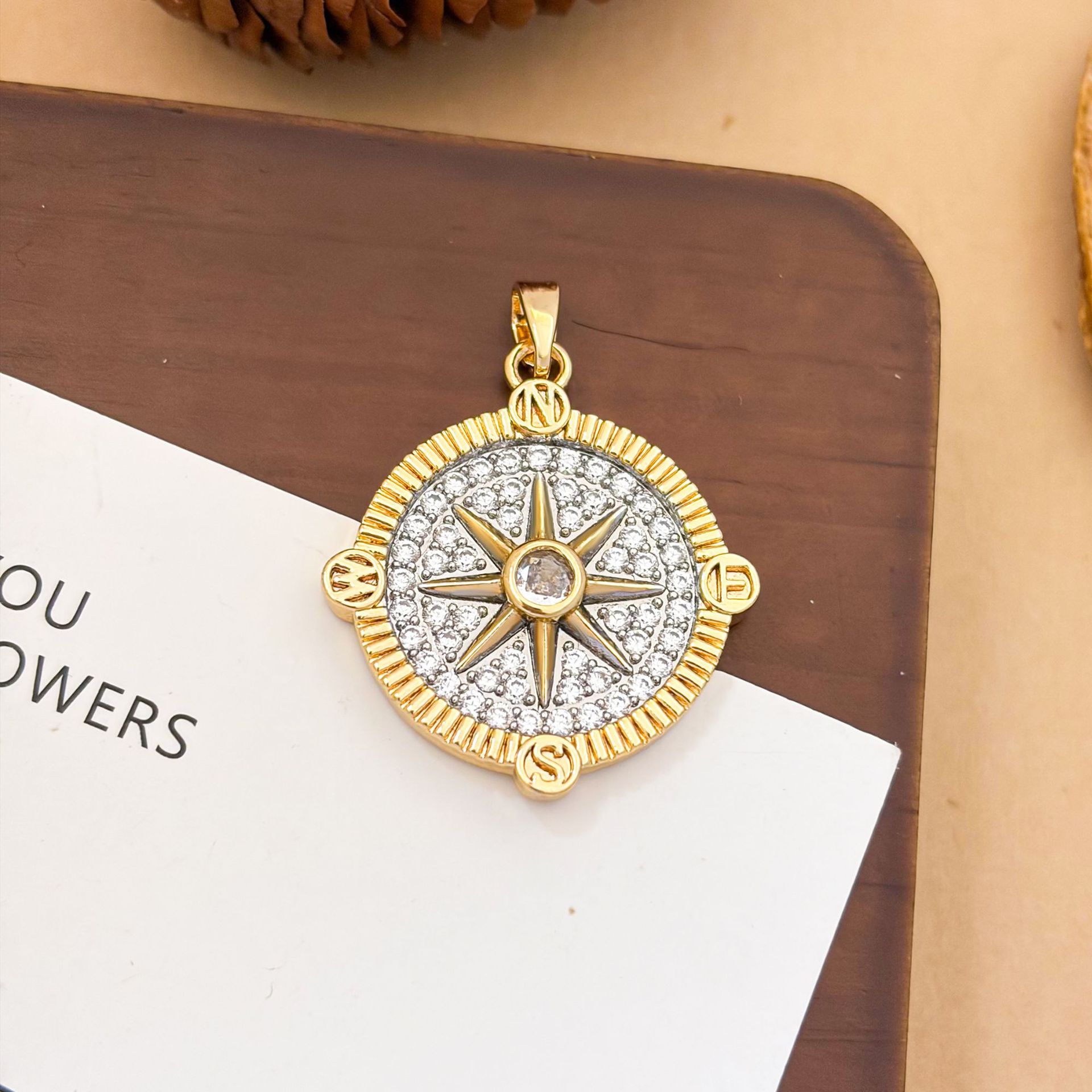 12:Xl3987 star two-color pendant