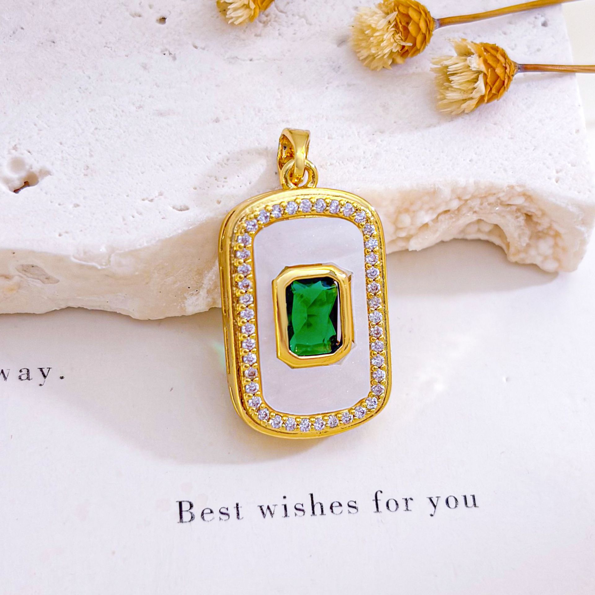 Xl4561 emerald rectangular pendant gold