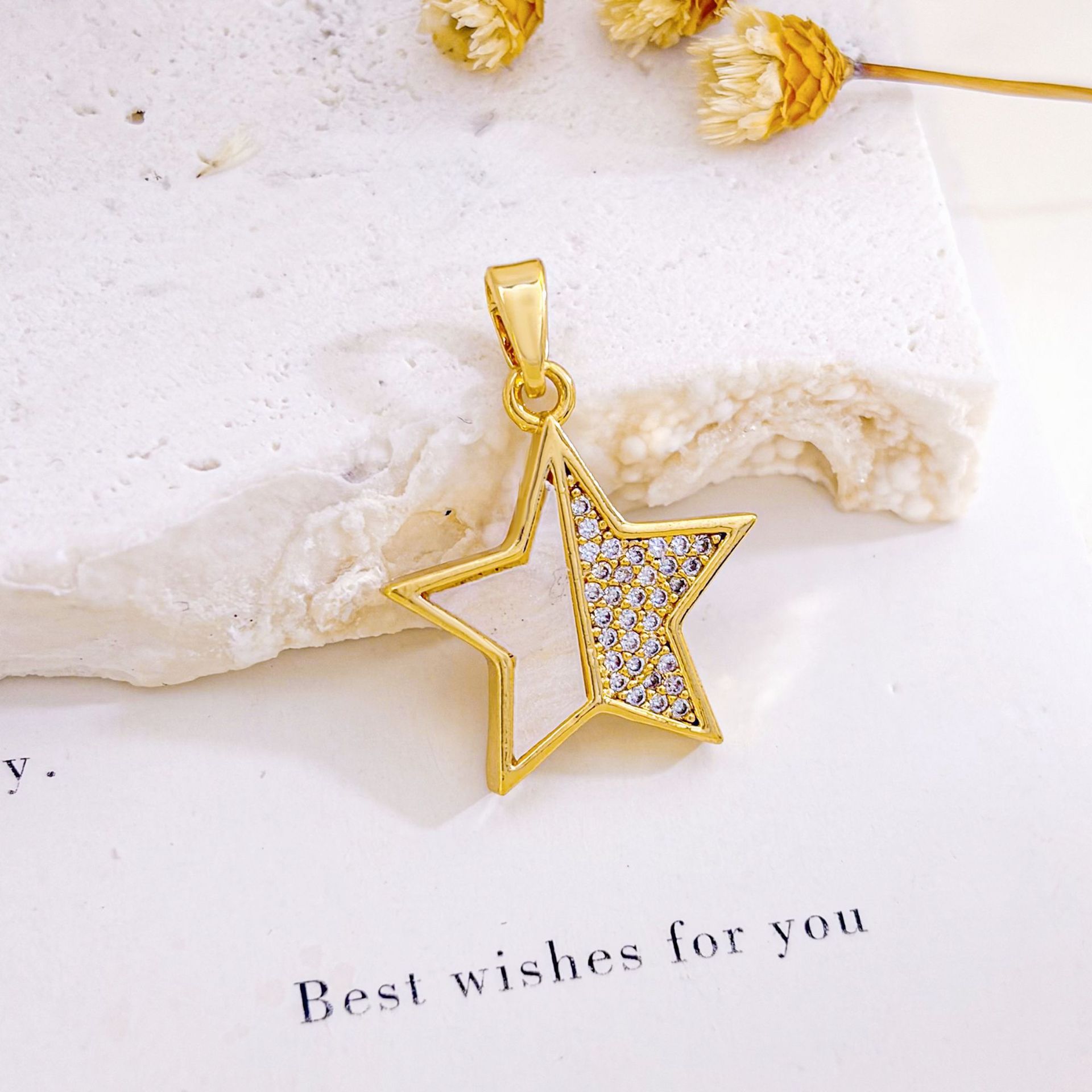 6:Xl794 five-pointed star pendant gold
