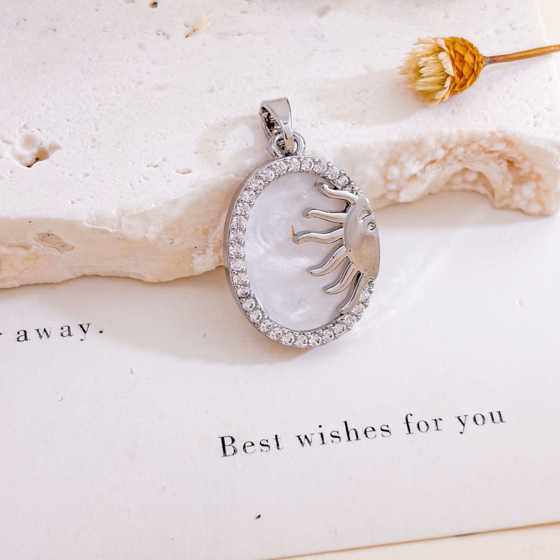 10:Xl1764 moon oval pendant silver