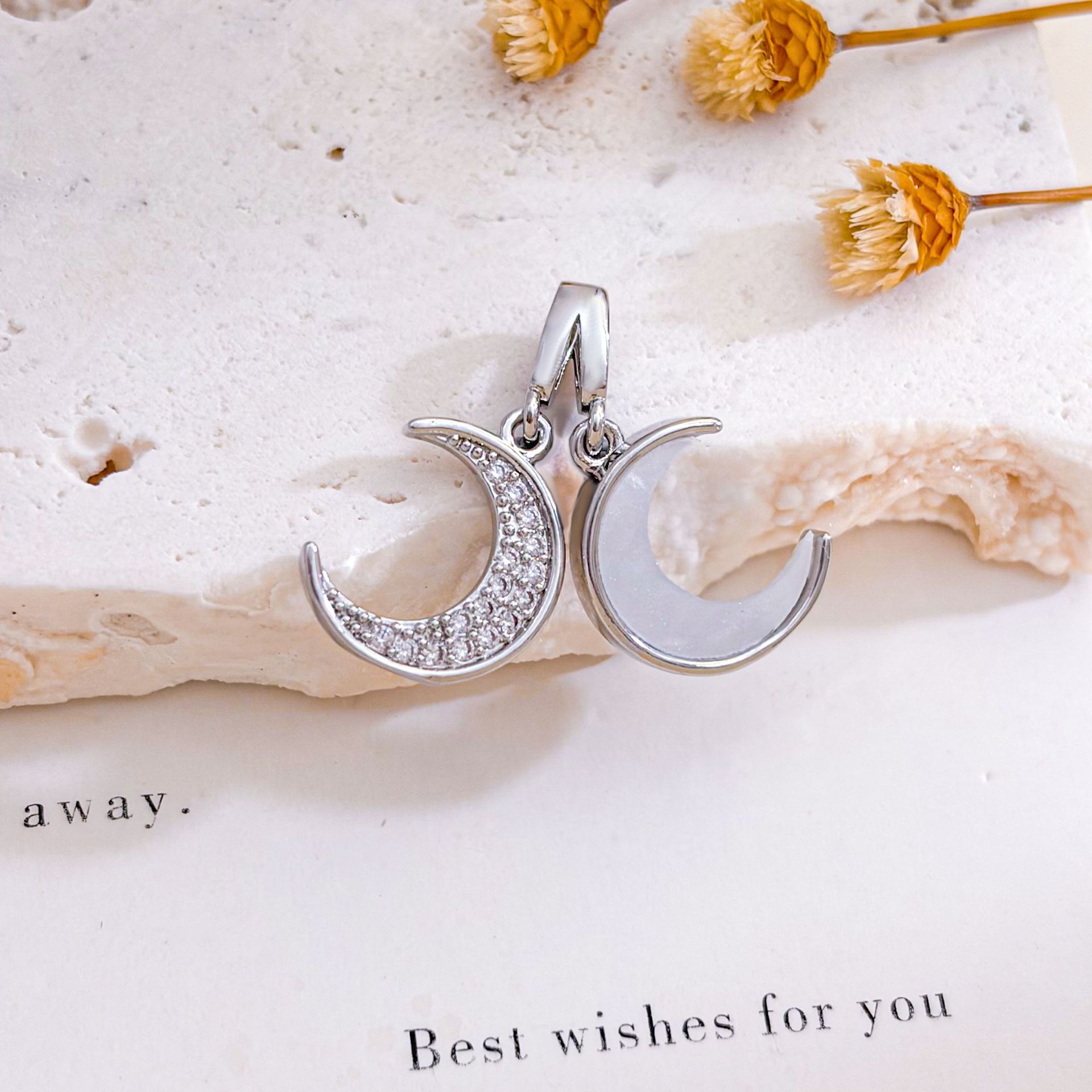 14:Xl3348 double moon pendant silver