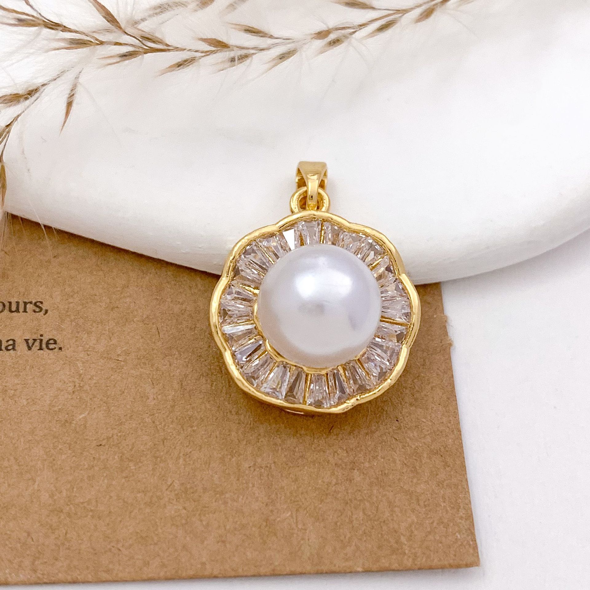 Xl1200 flower pendant gold