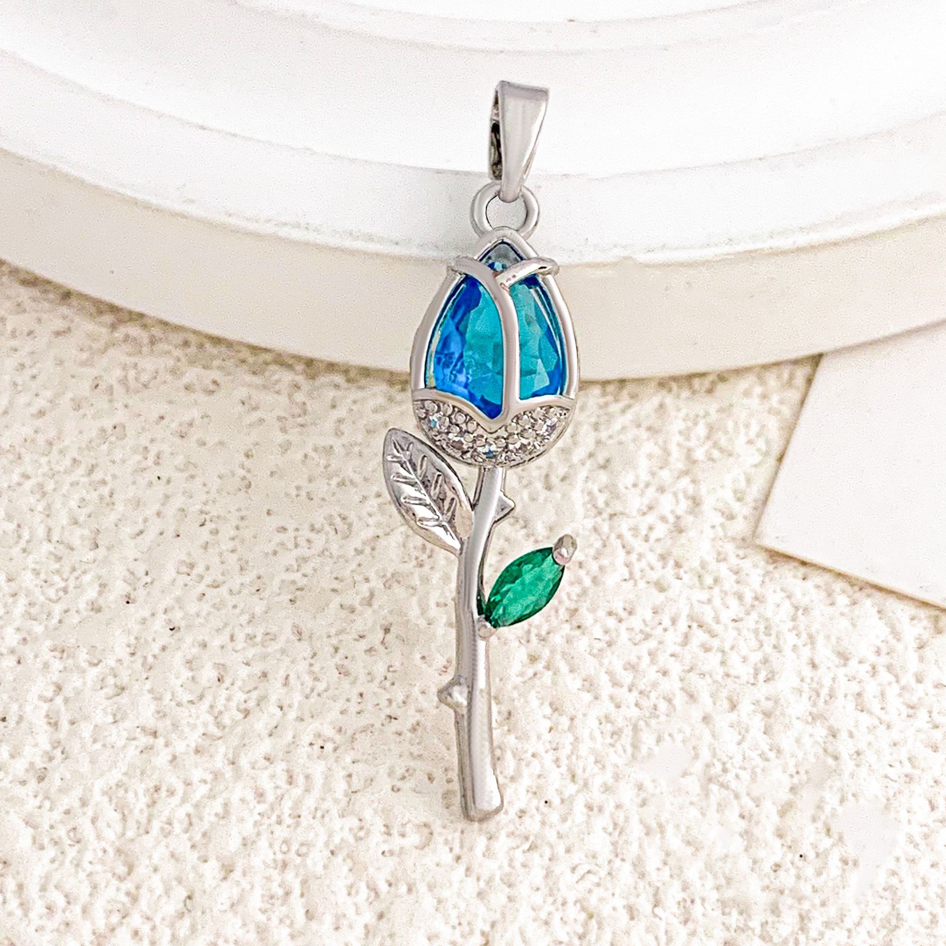 10:Xl2983 sea blue rose pendant silver green leaves