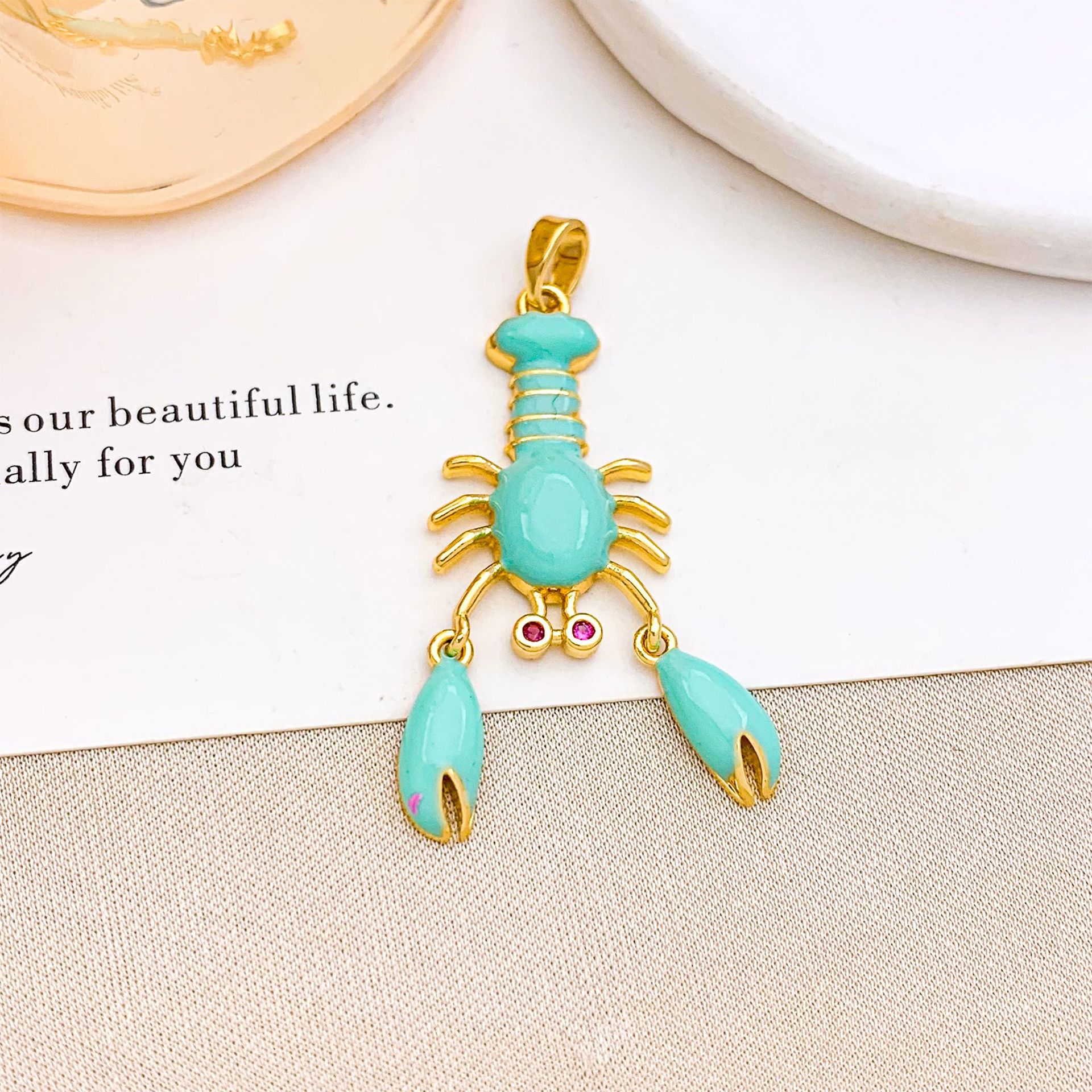 2:15x33mm  light green large lobster pendant gold