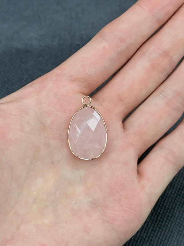 10:Rose quartz