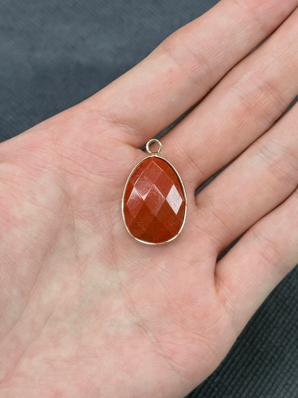11:Red stone