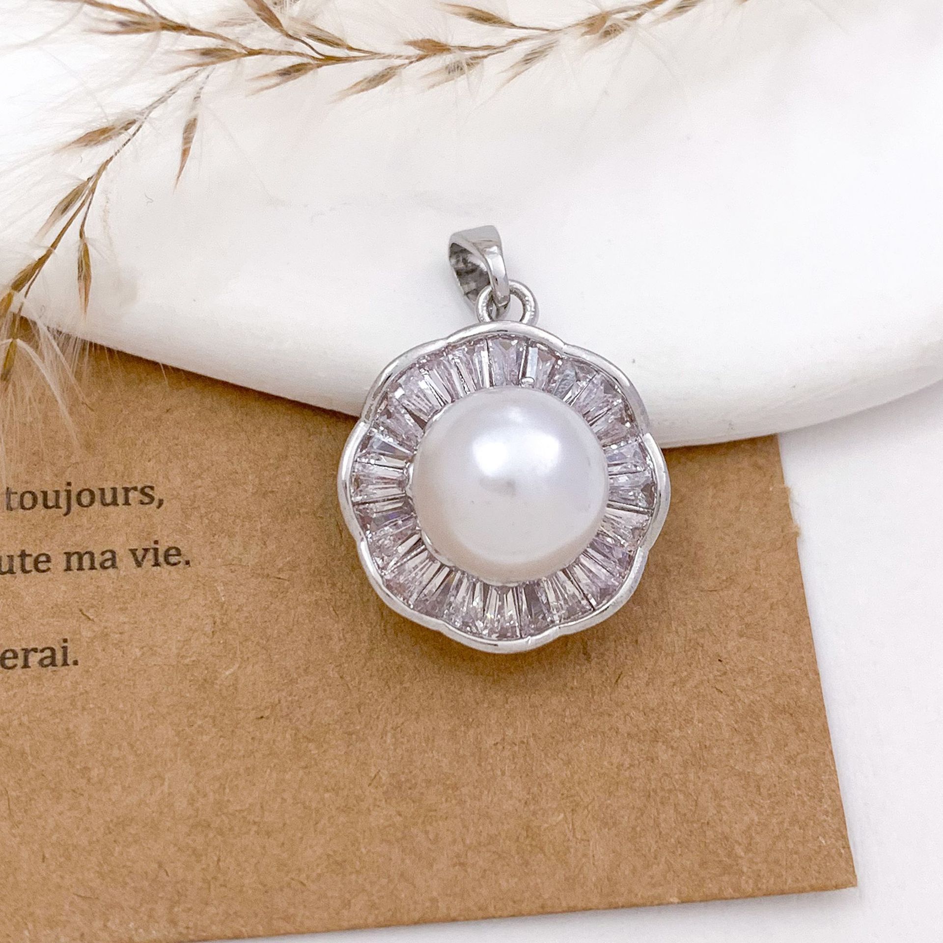 4:Xl1200 flower pendant silver
