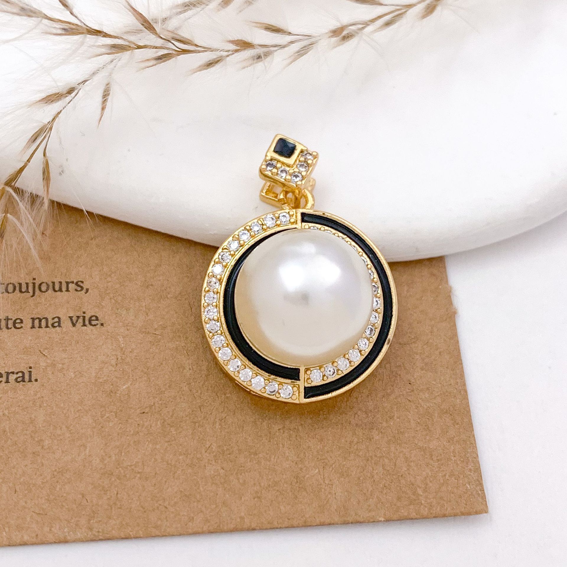 9:Xl1310 round ring pendant gold
