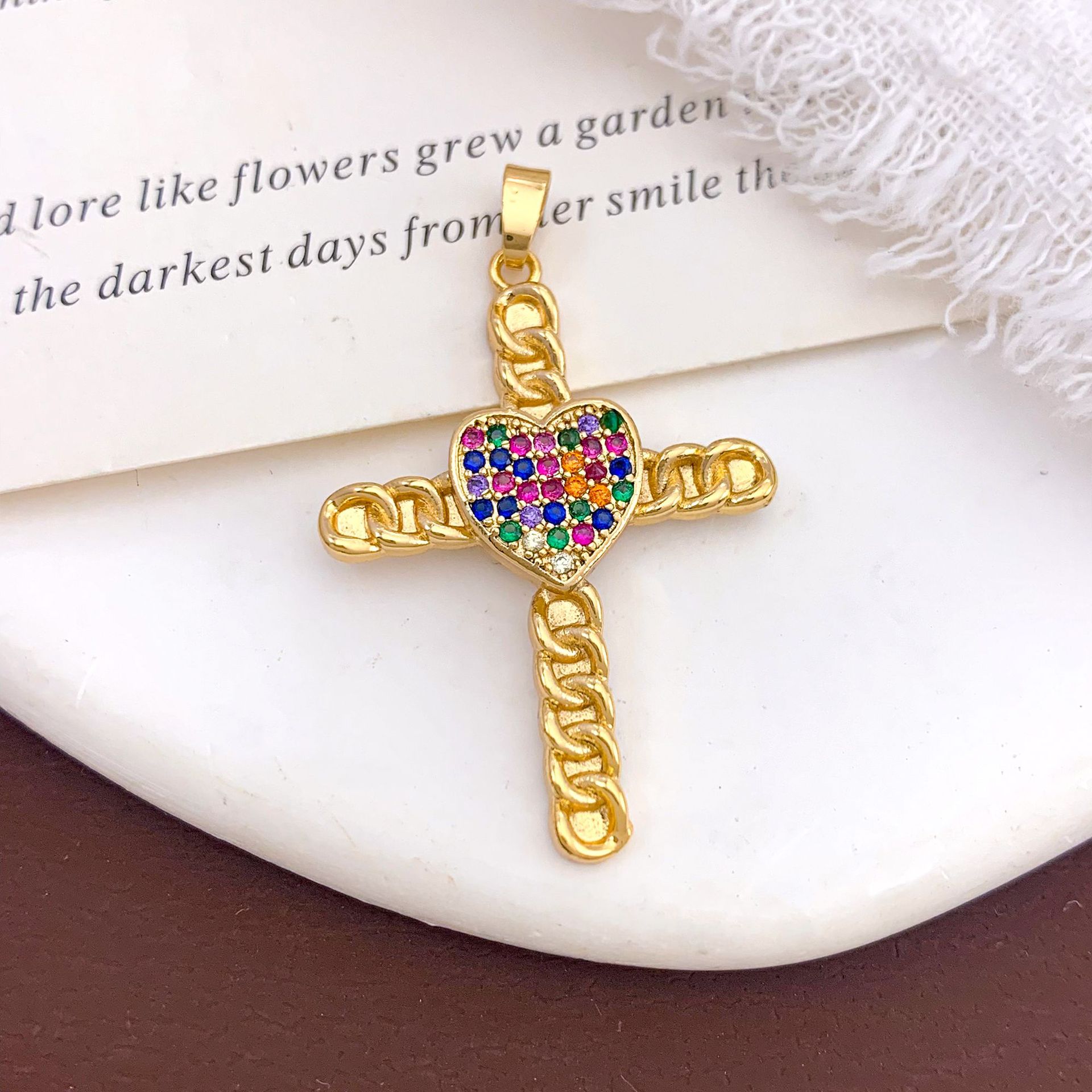 1:Xl140 colorful love cross pendant gold