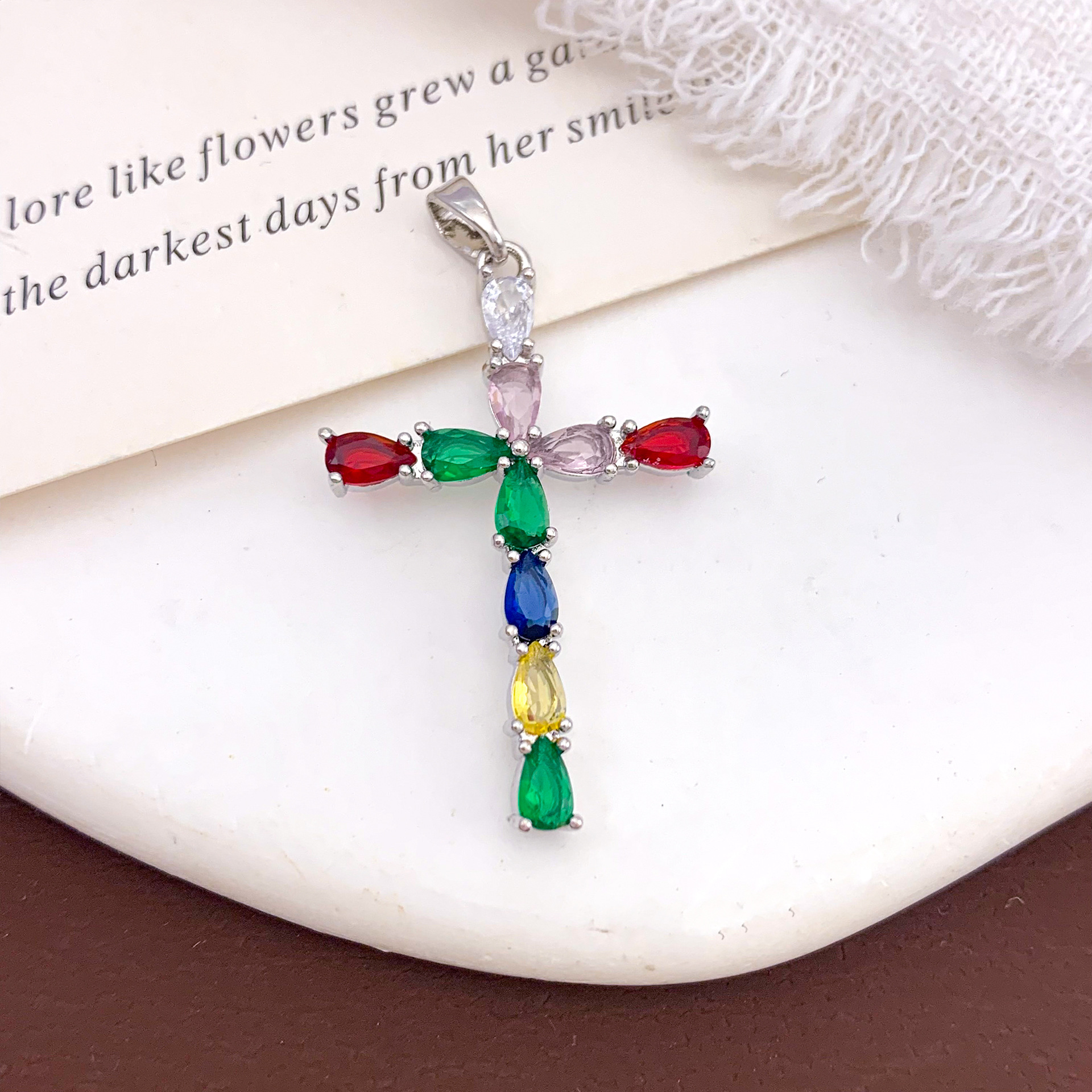 14:Xl3250 water drop color cross pendant silver