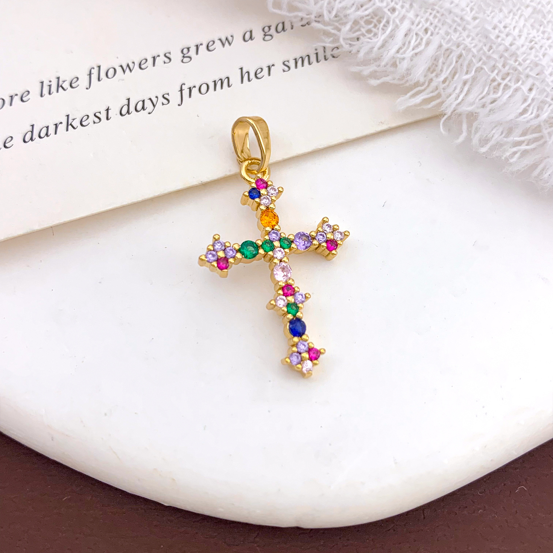 18:Xl3499 color cross pendant gold