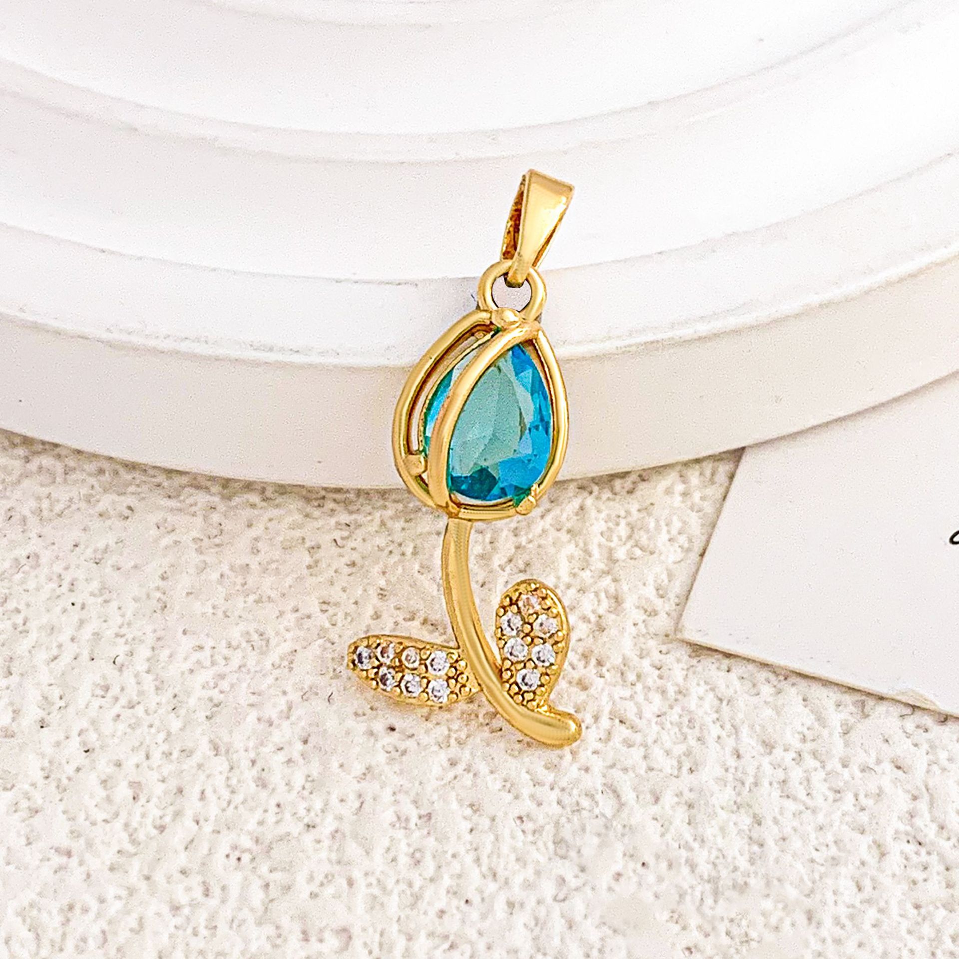 7:Xl2385 sea blue tulip pendant gold