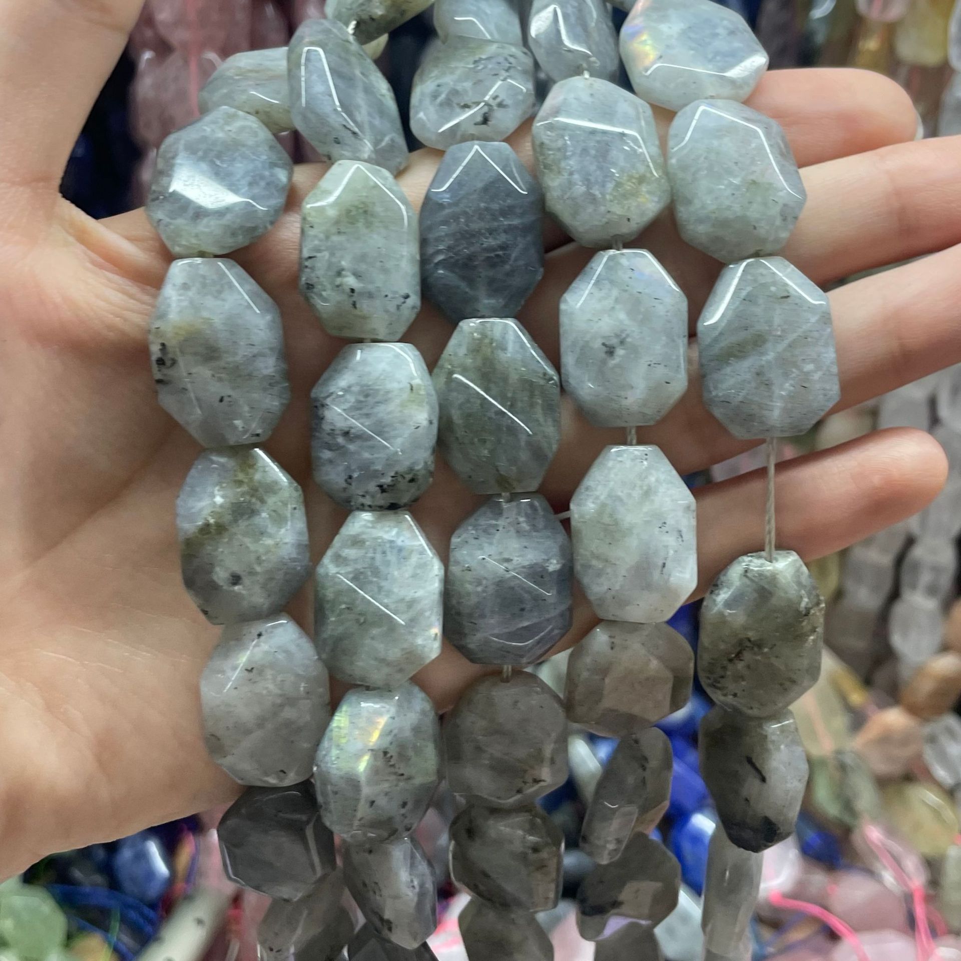 4:Natural glitter stone