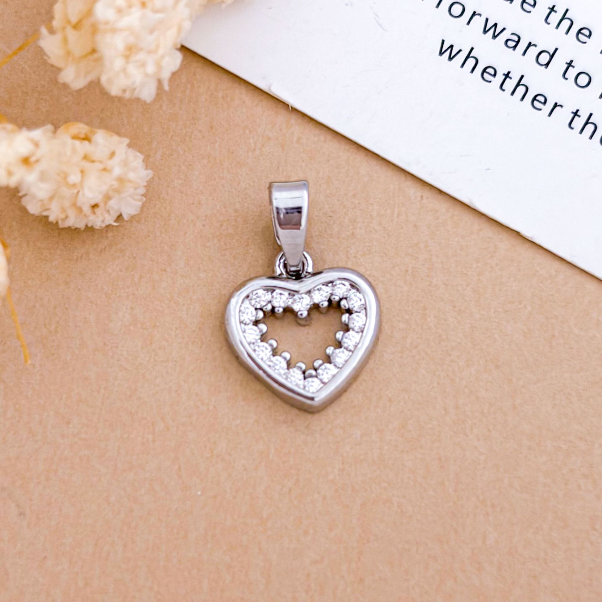 4:Xl5768 hollow love pendant silver