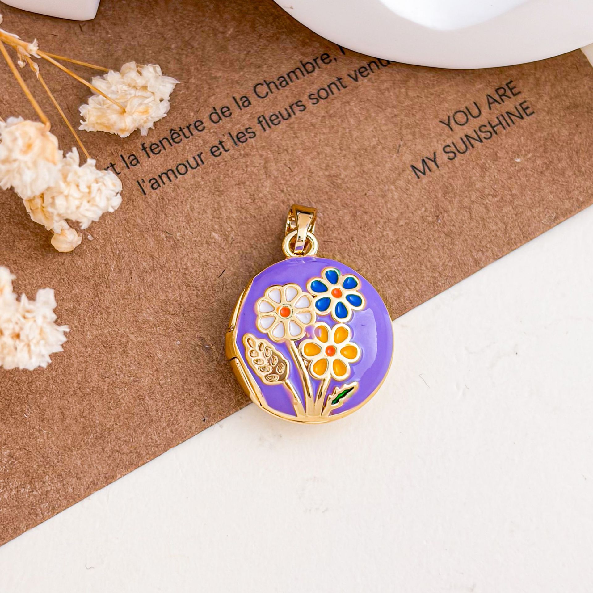 8:Xl5023 daisy photo clip pendant gold purple