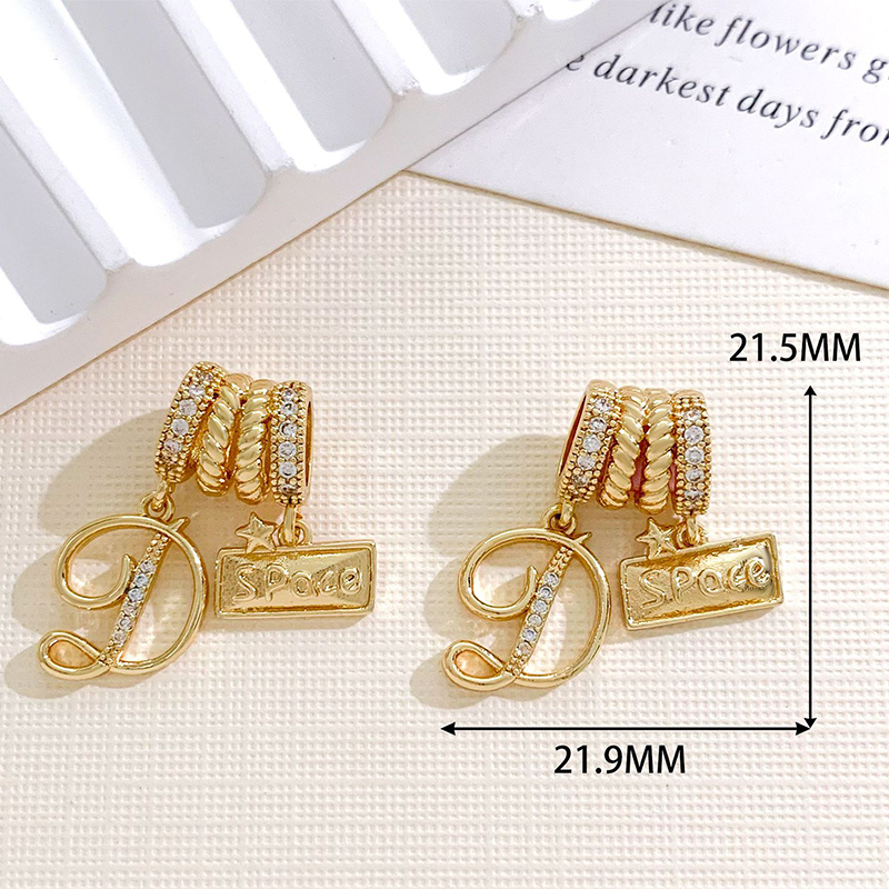 4:Xl4442 star brand letter d combination pendant gold