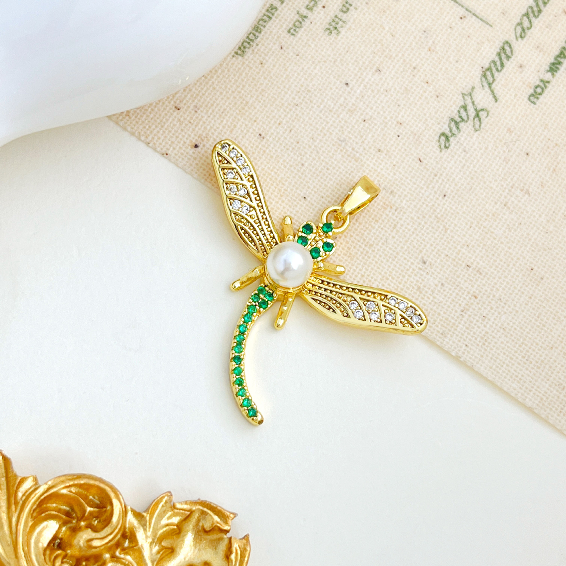 1:Xl614 green dragonfly pendant gold