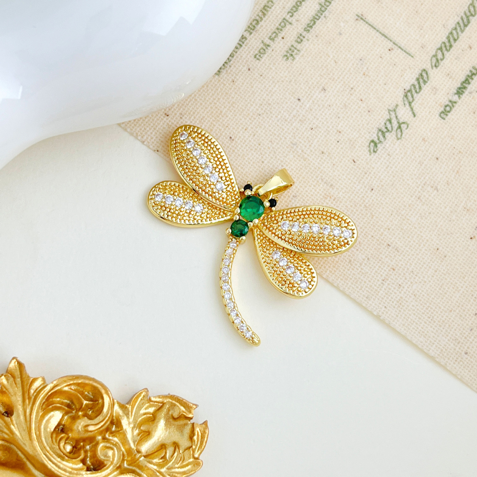 5:Xl2857 green dragonfly pendant gold