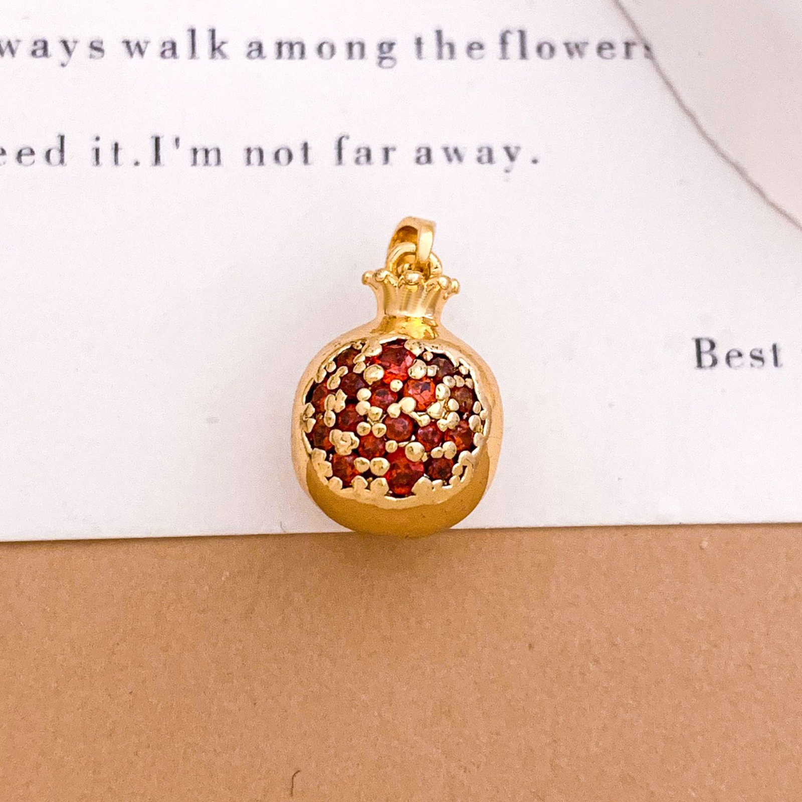 Xl5580 round pomegranate pendant gold