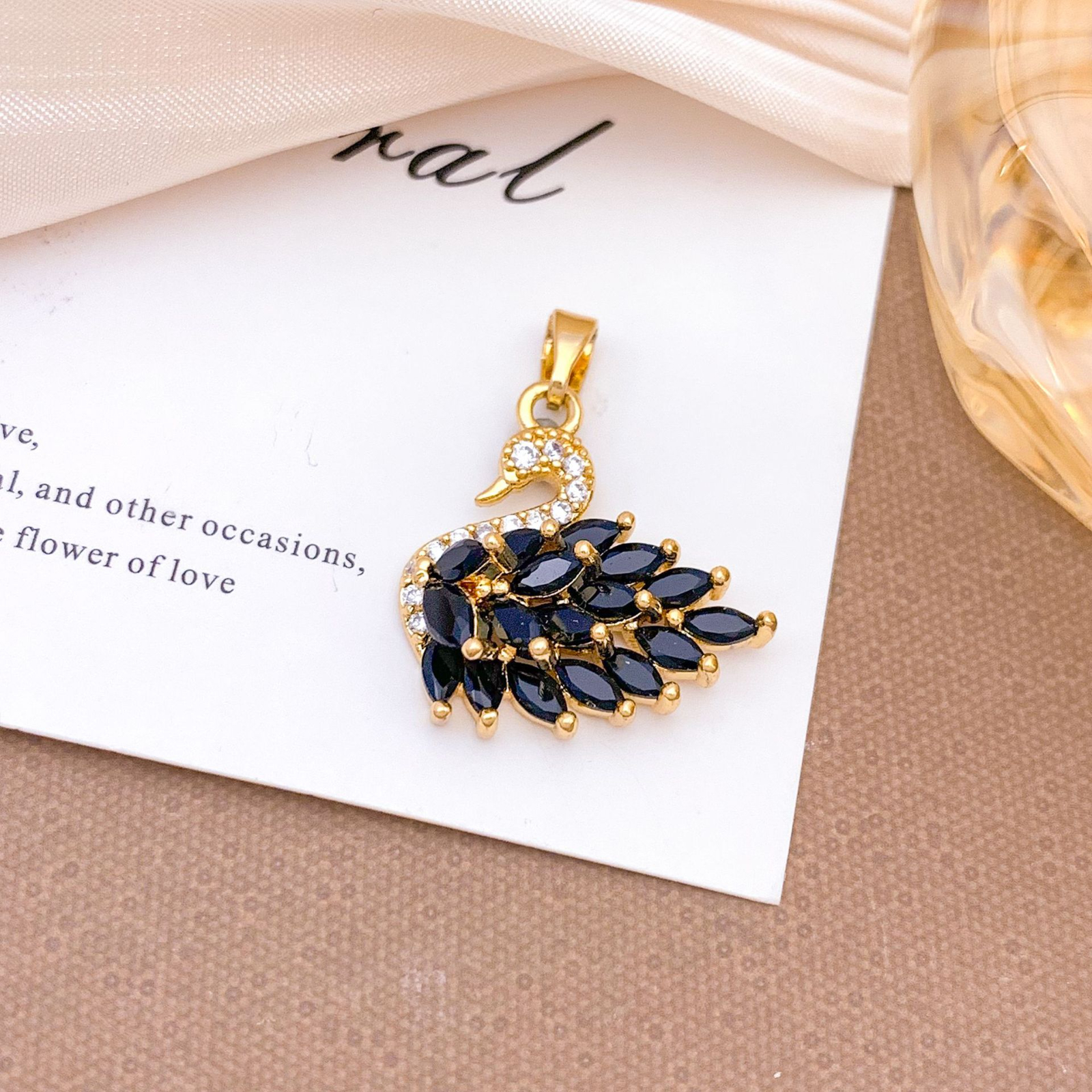 Xl323 black swan pendant gold trumpet