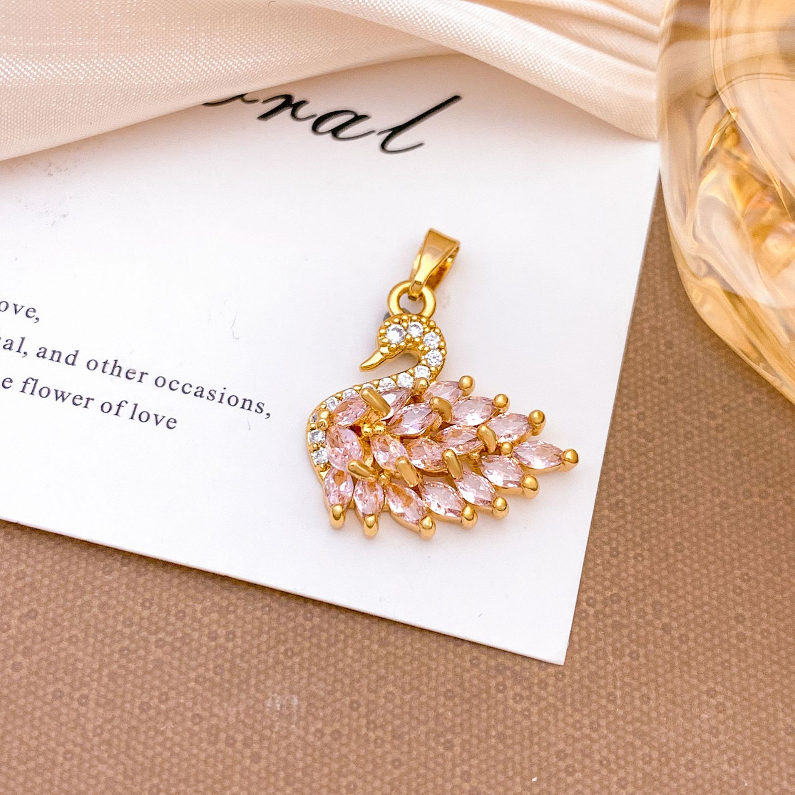 Xl323 pink swan pendant gold trumpet