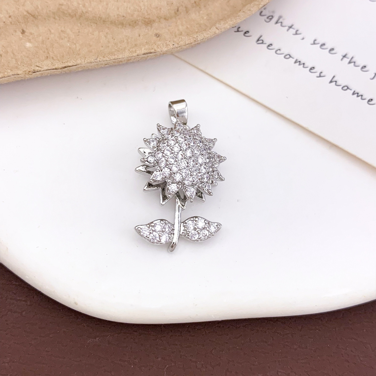 Xl486 rotating sunflower pendant silver