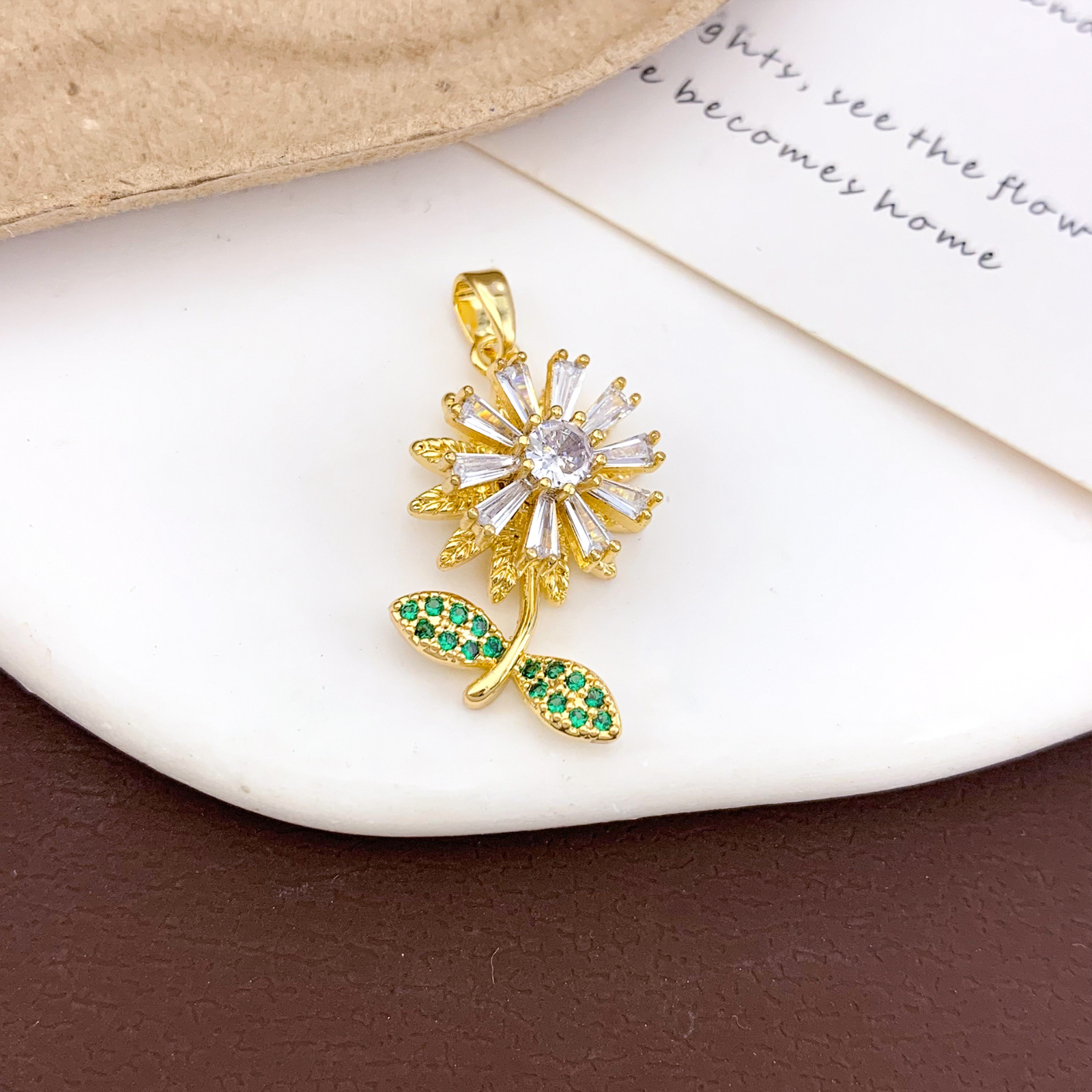 Xl675 rotating multi-petal flower pendant gold