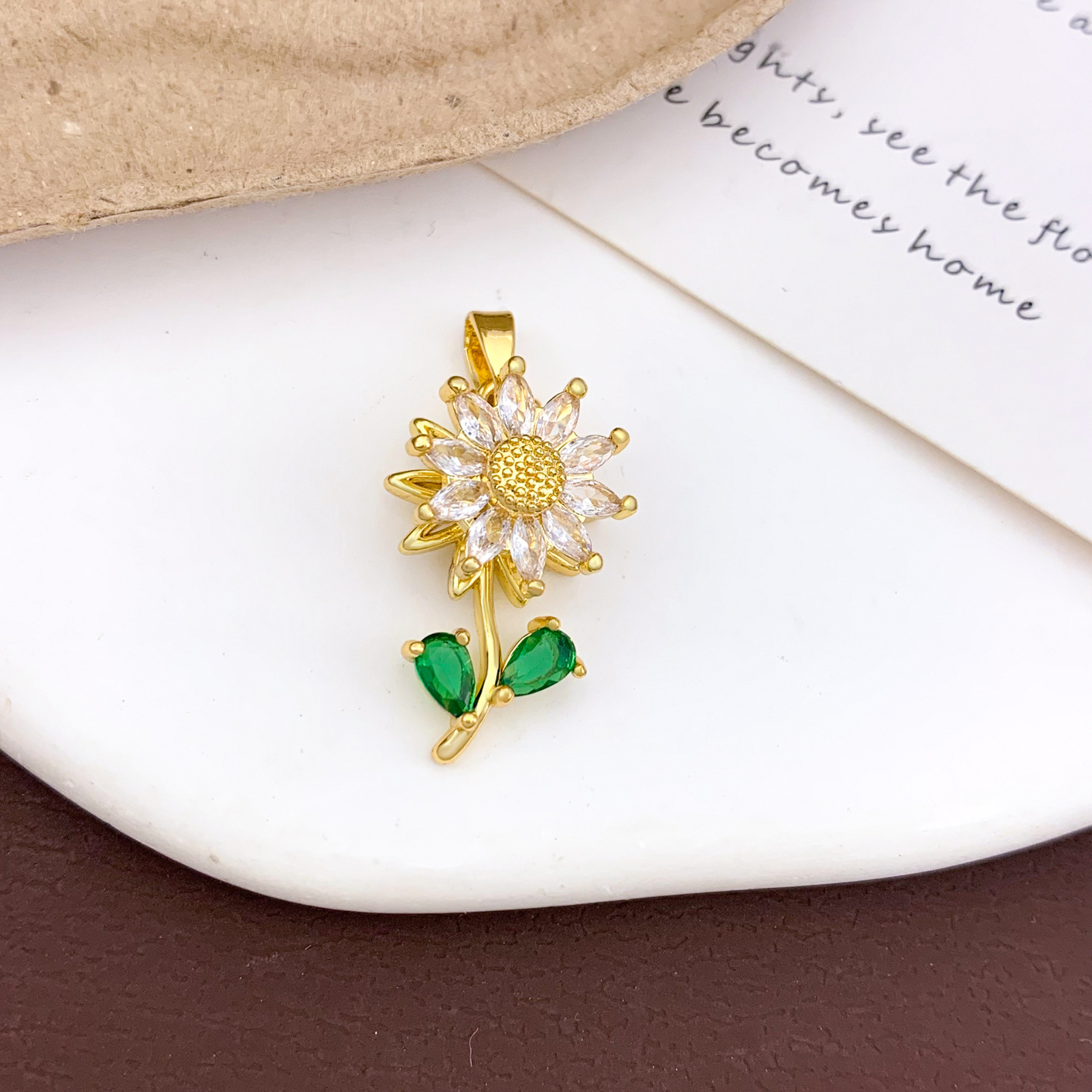 Xl2362 rotating small sunflower pendant gold