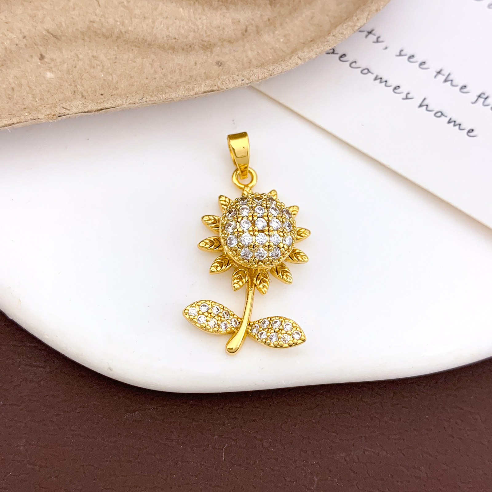 Xl2220 rotating sunflower pendant gold