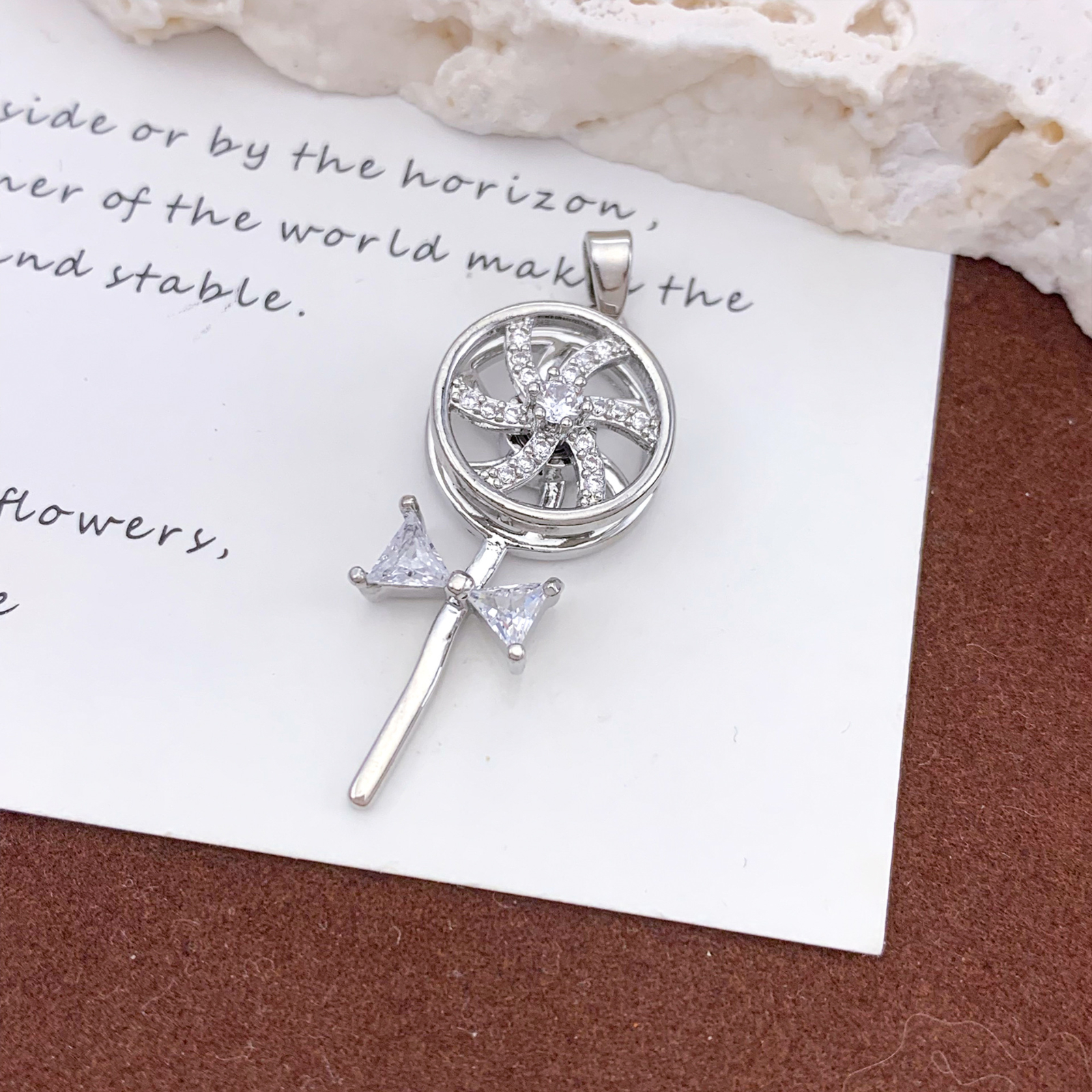 Xl534 rotating lollipop pendant silver