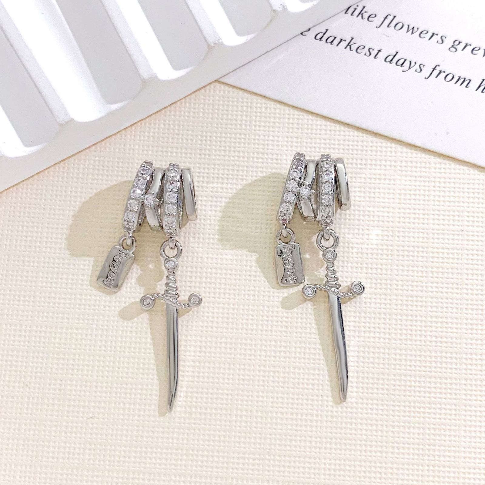 Xl4458 letter plate sword pendant silver