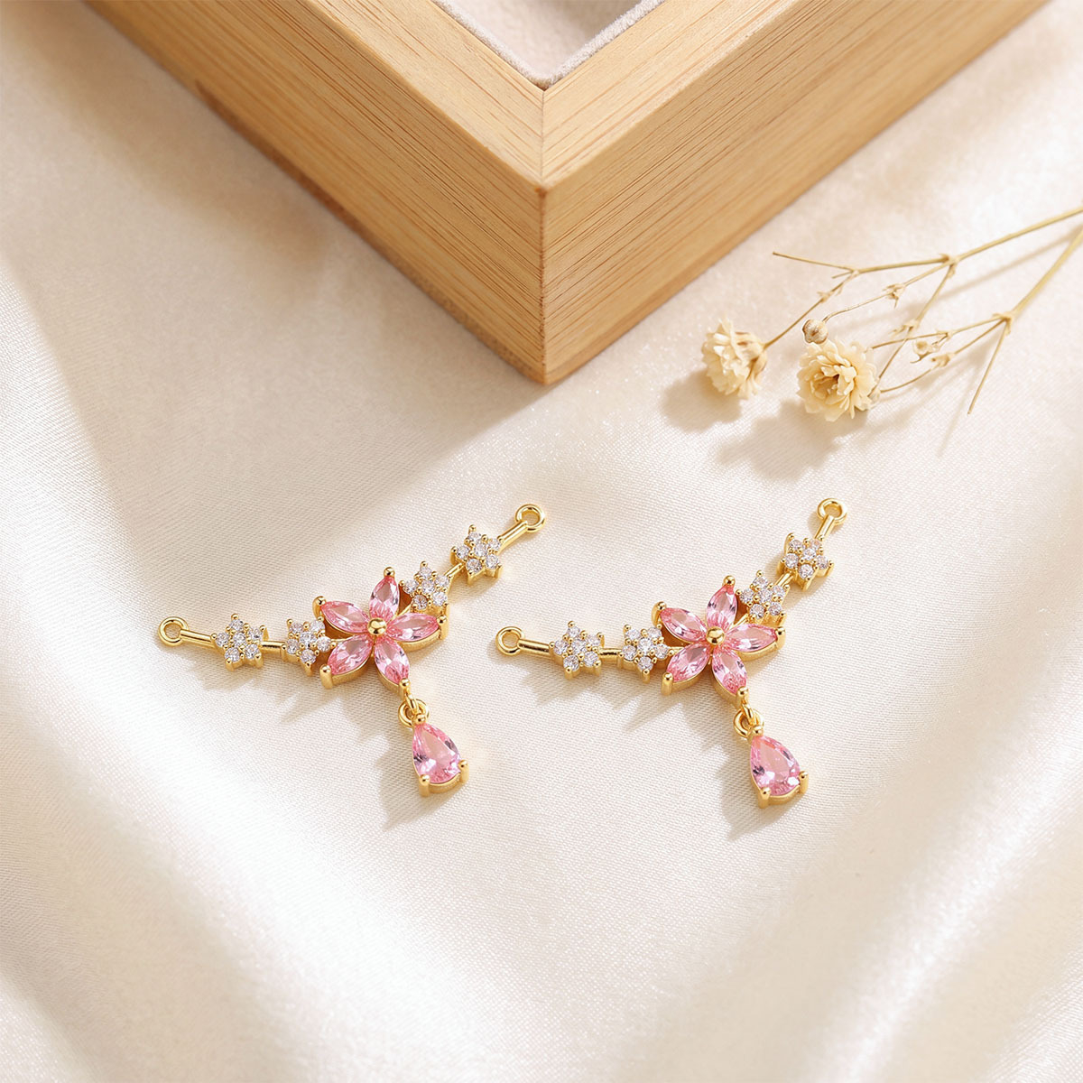 Xl6102 pink five-petal flower pendant gold