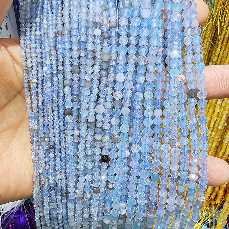 18:Light blue agate