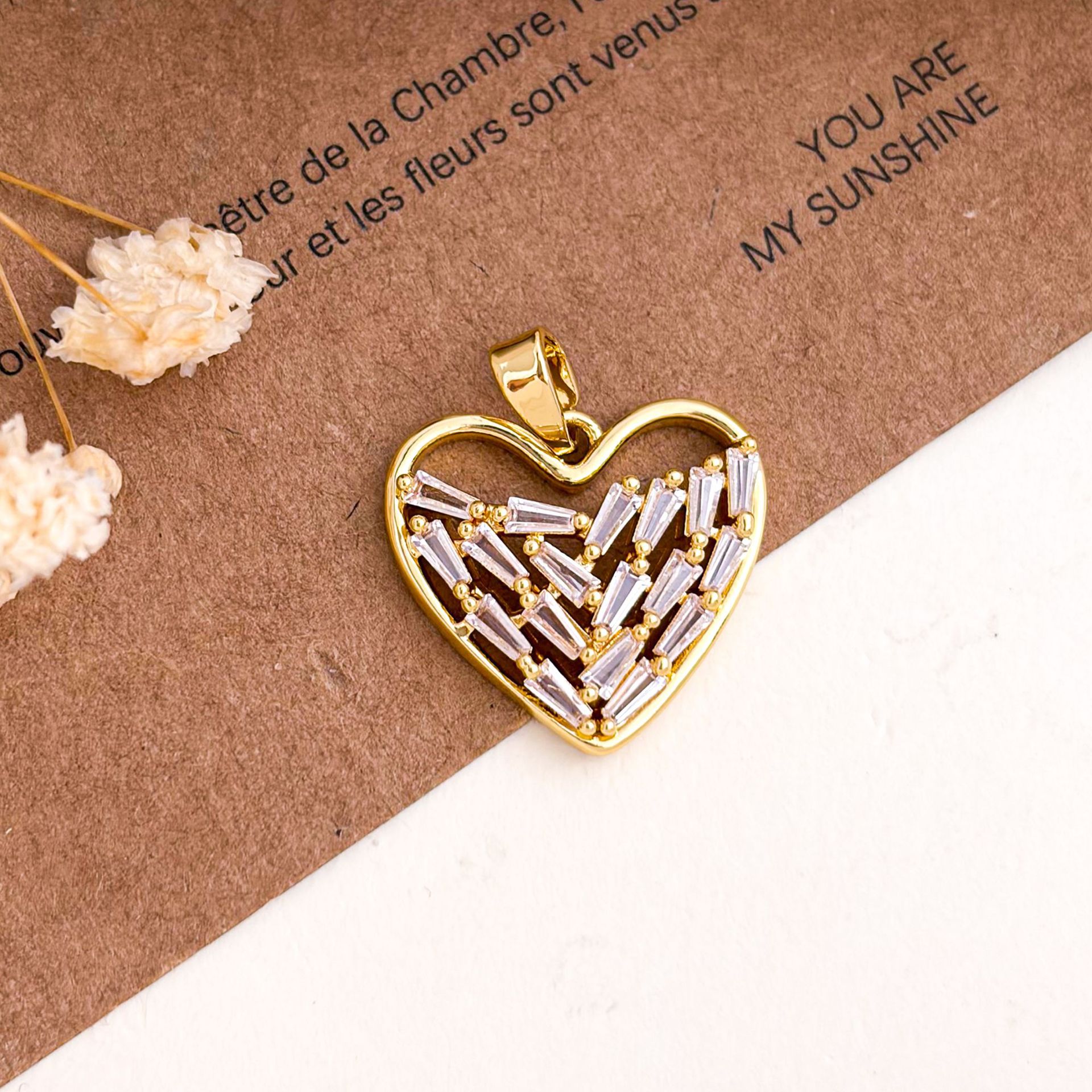 4:Xl5706 love pendant gold