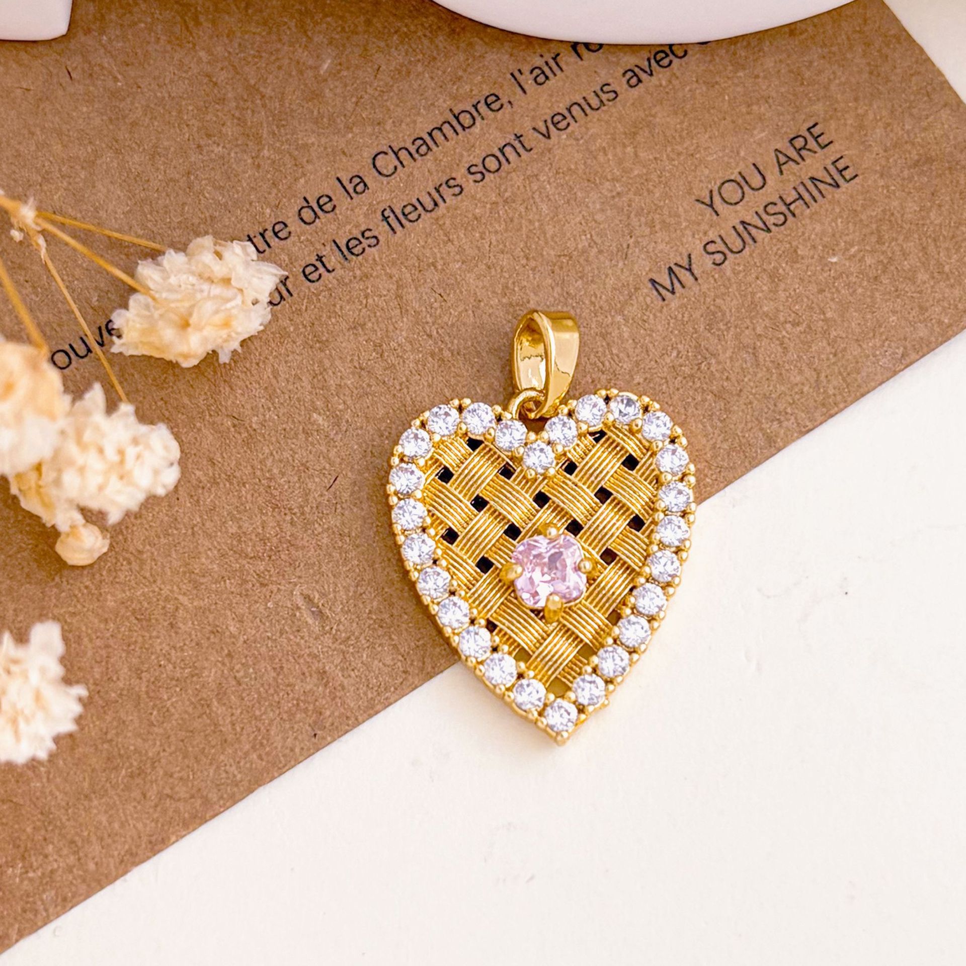8:Xl5711 braided love pendant gold