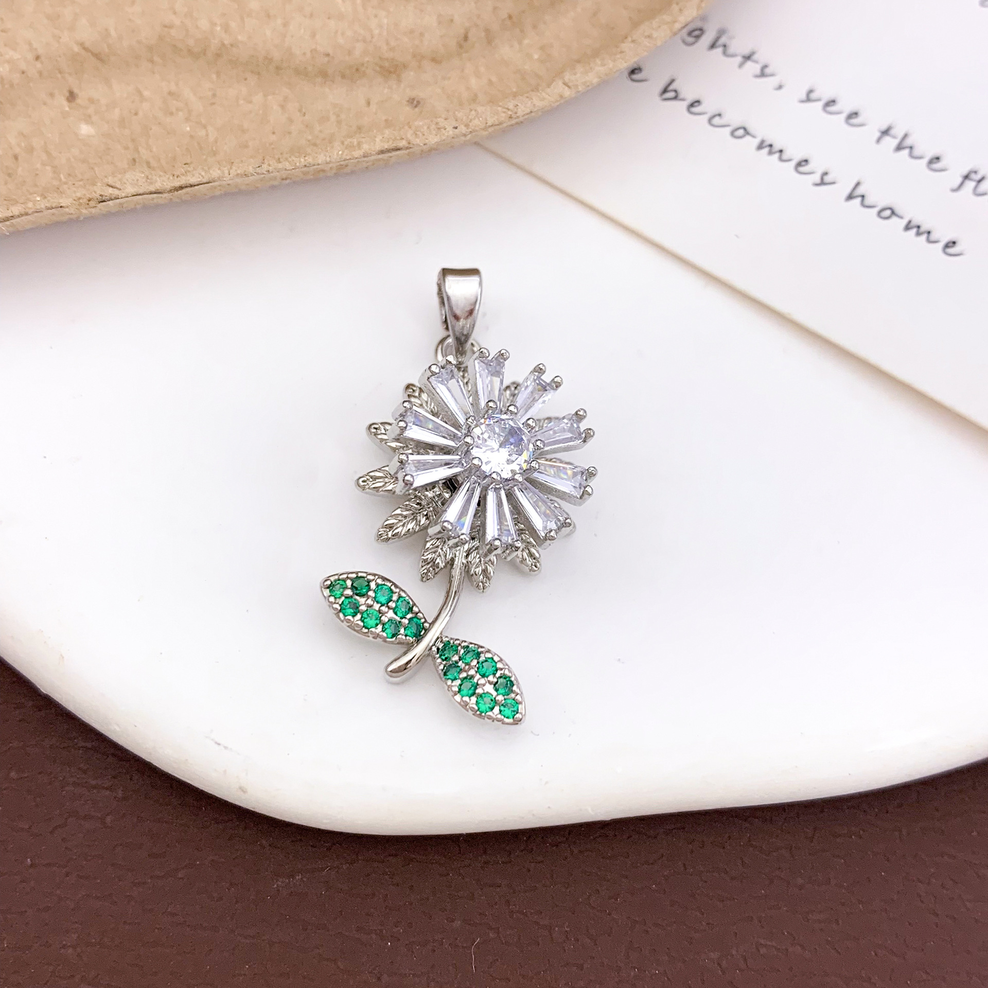 8:Xl675 rotating multi-petal flower pendant silver