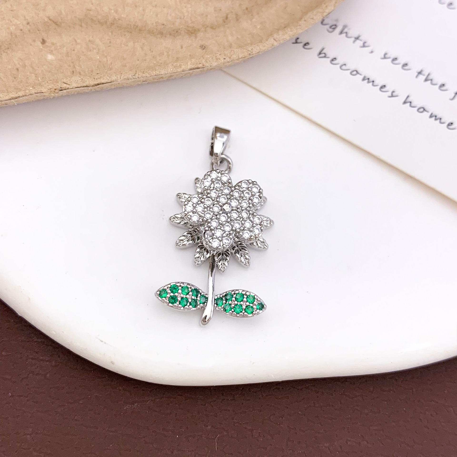 14:Xl2213 rotating five-petal flower pendant silver