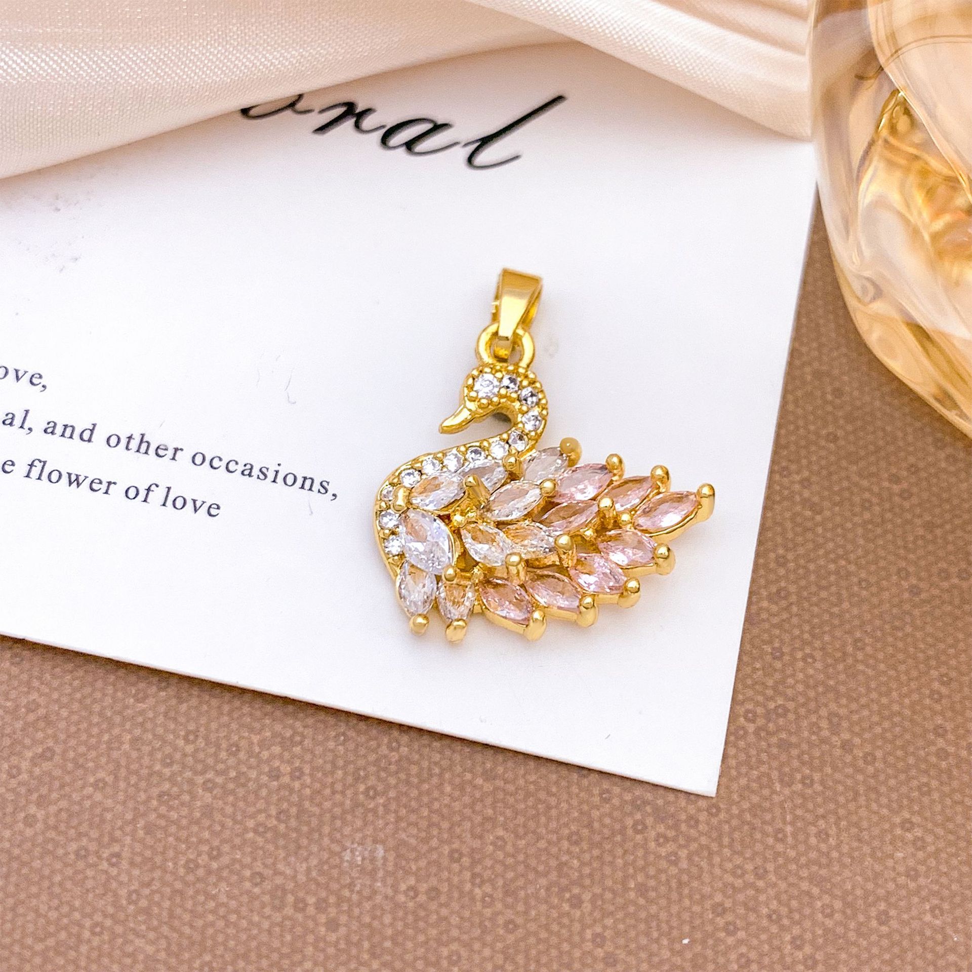 4:Xl323 white pink swan pendant gold small