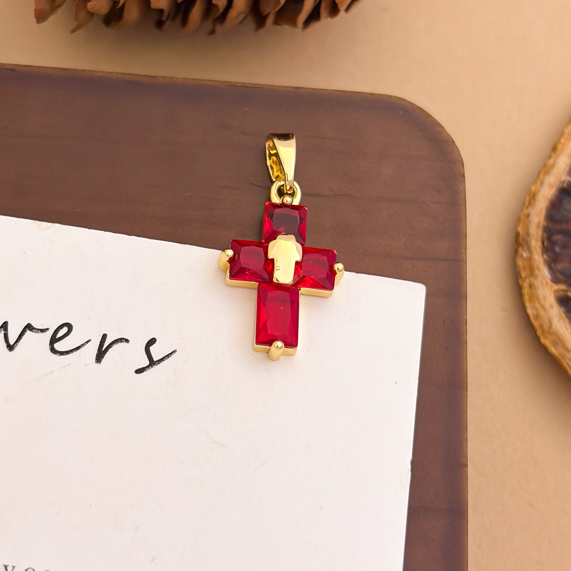 3:Xl5906 red cross pendant gold