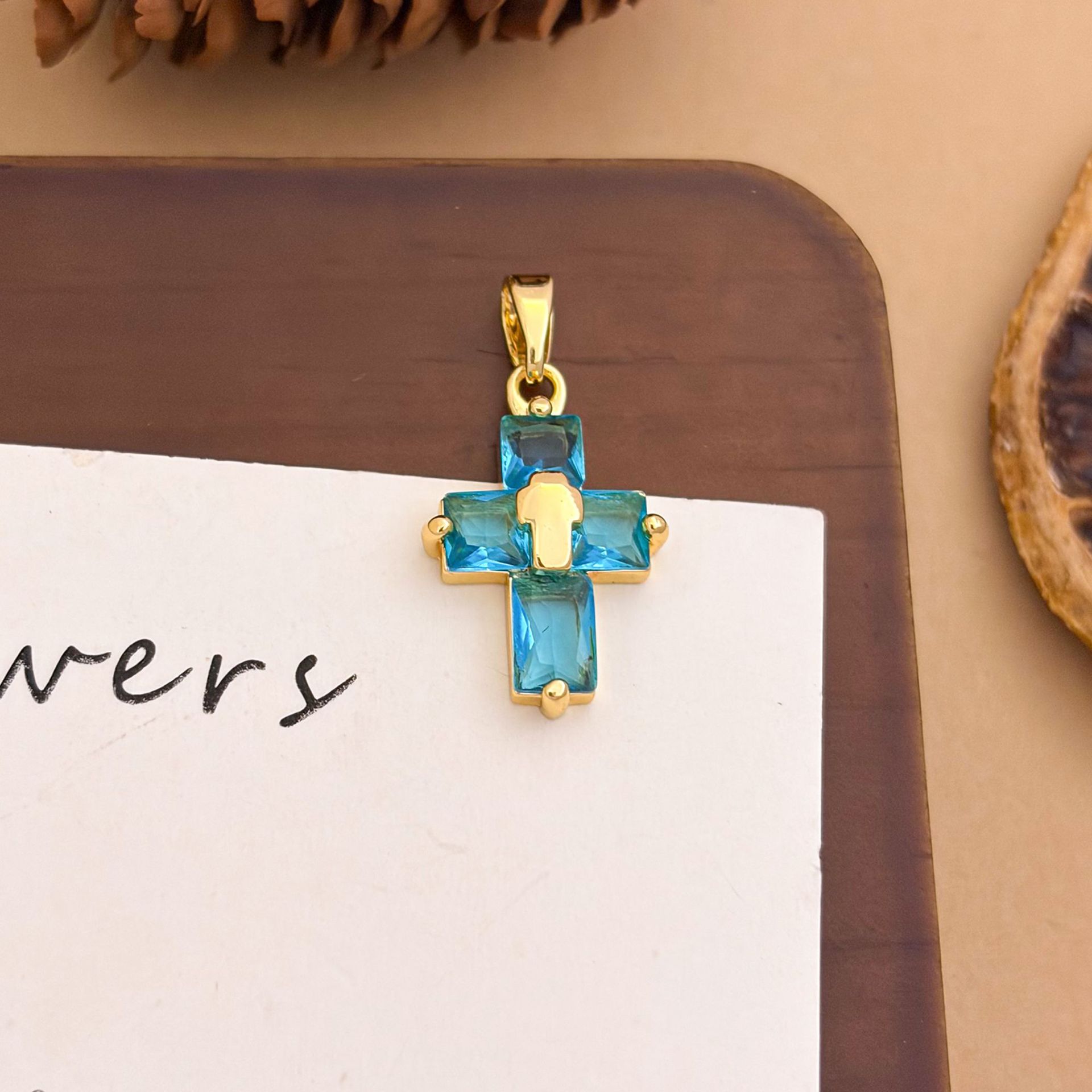 4:Xl5906 sea blue cross pendant gold