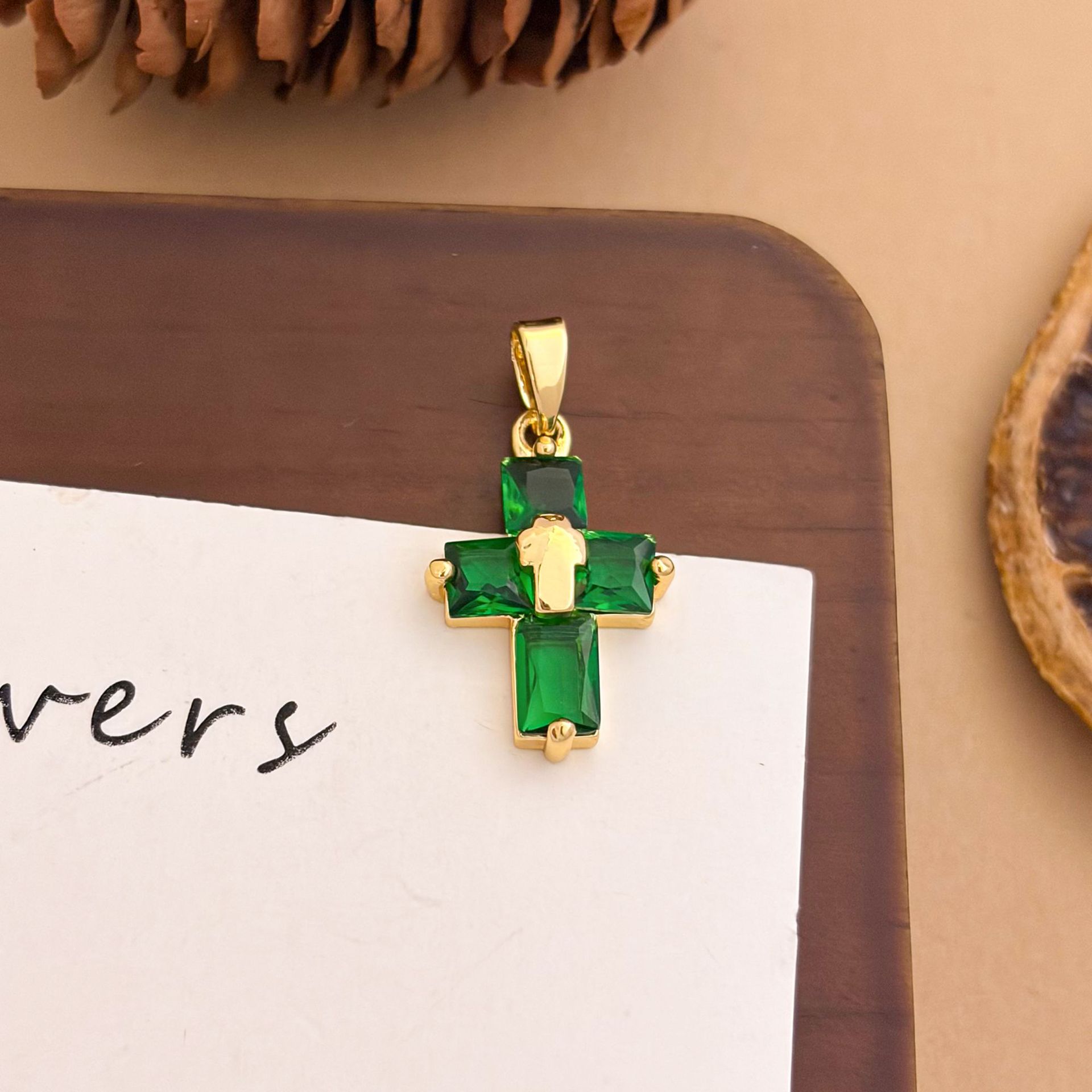 5:Xl5906 green cross pendant gold